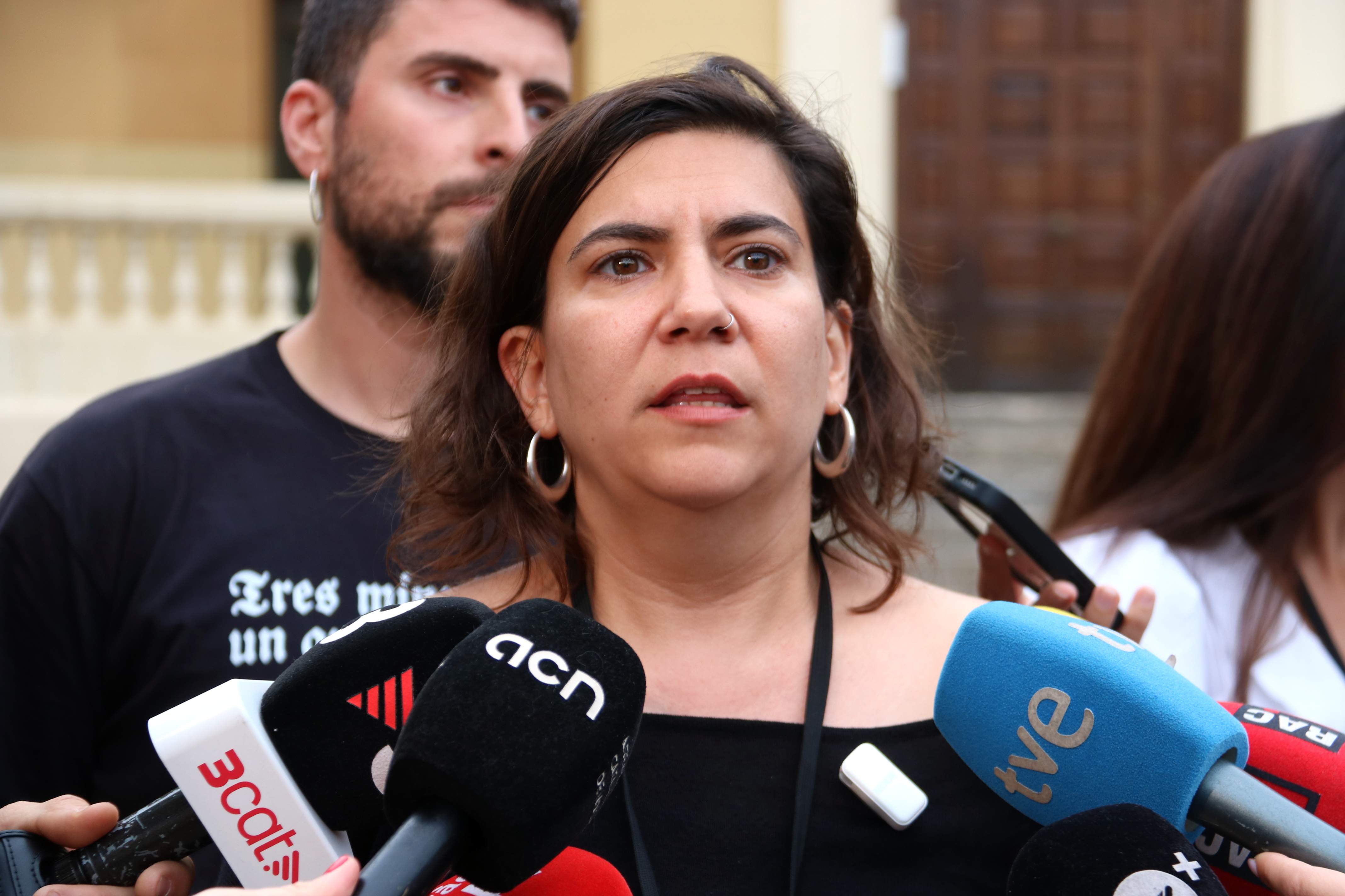 La CGT, la Intersindical i COS abandonen la reunió amb Educació