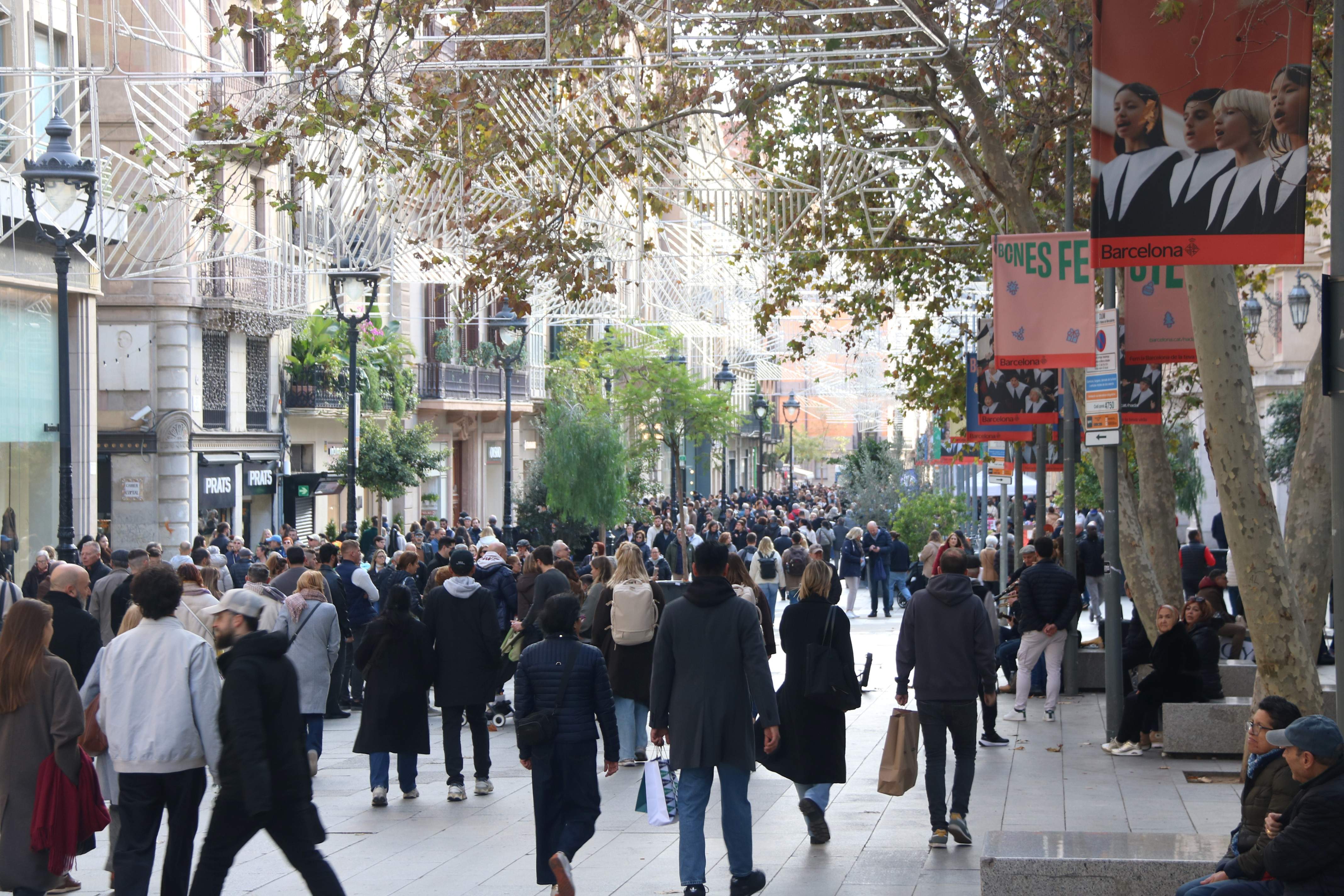 La población de Barcelona frena el crecimiento y se estabiliza cerca de los 1,73 millones de habitantes