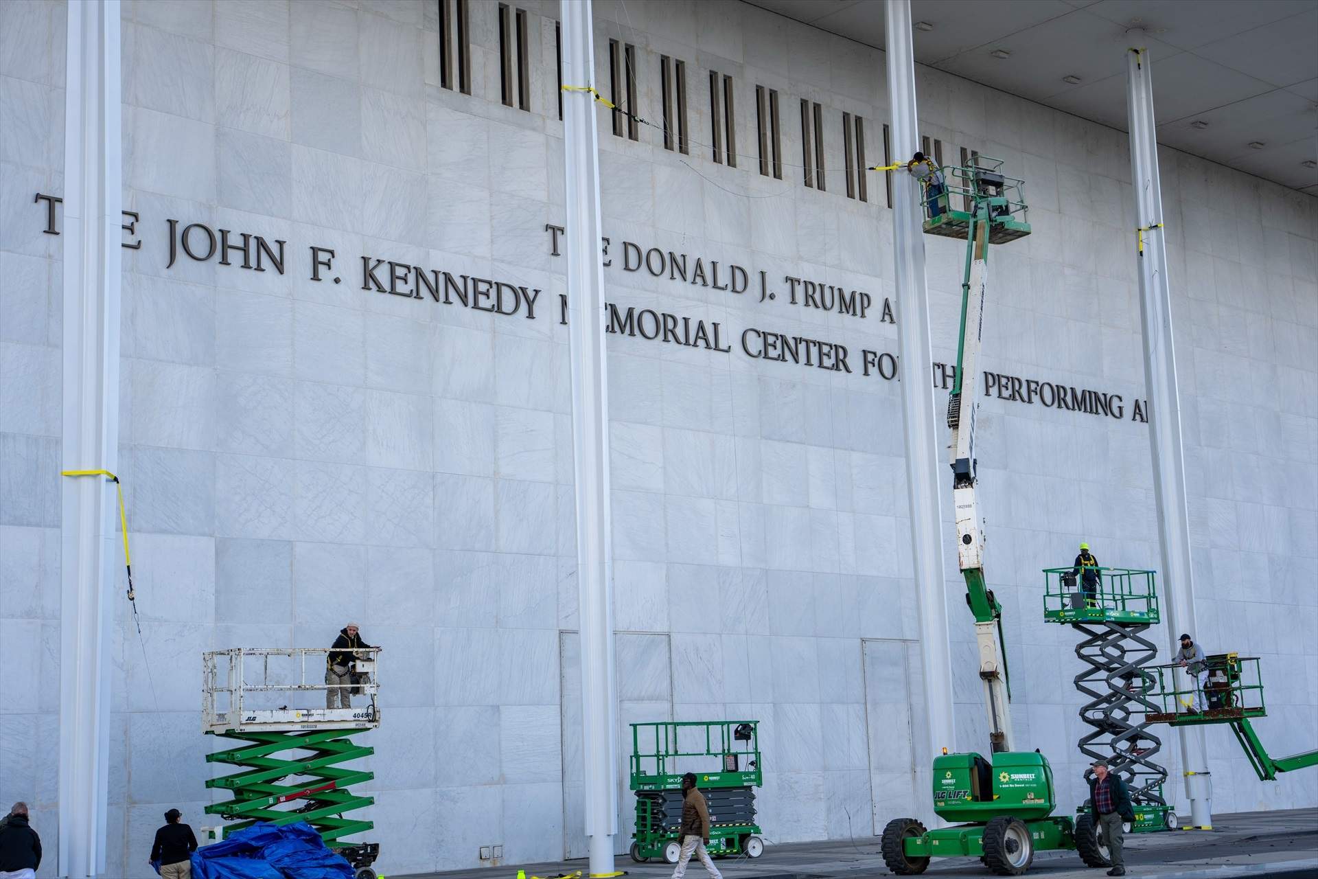 La justicia tira por tierra el enésimo capricho de Trump: el Centro Kennedy no puede llevar su nombre