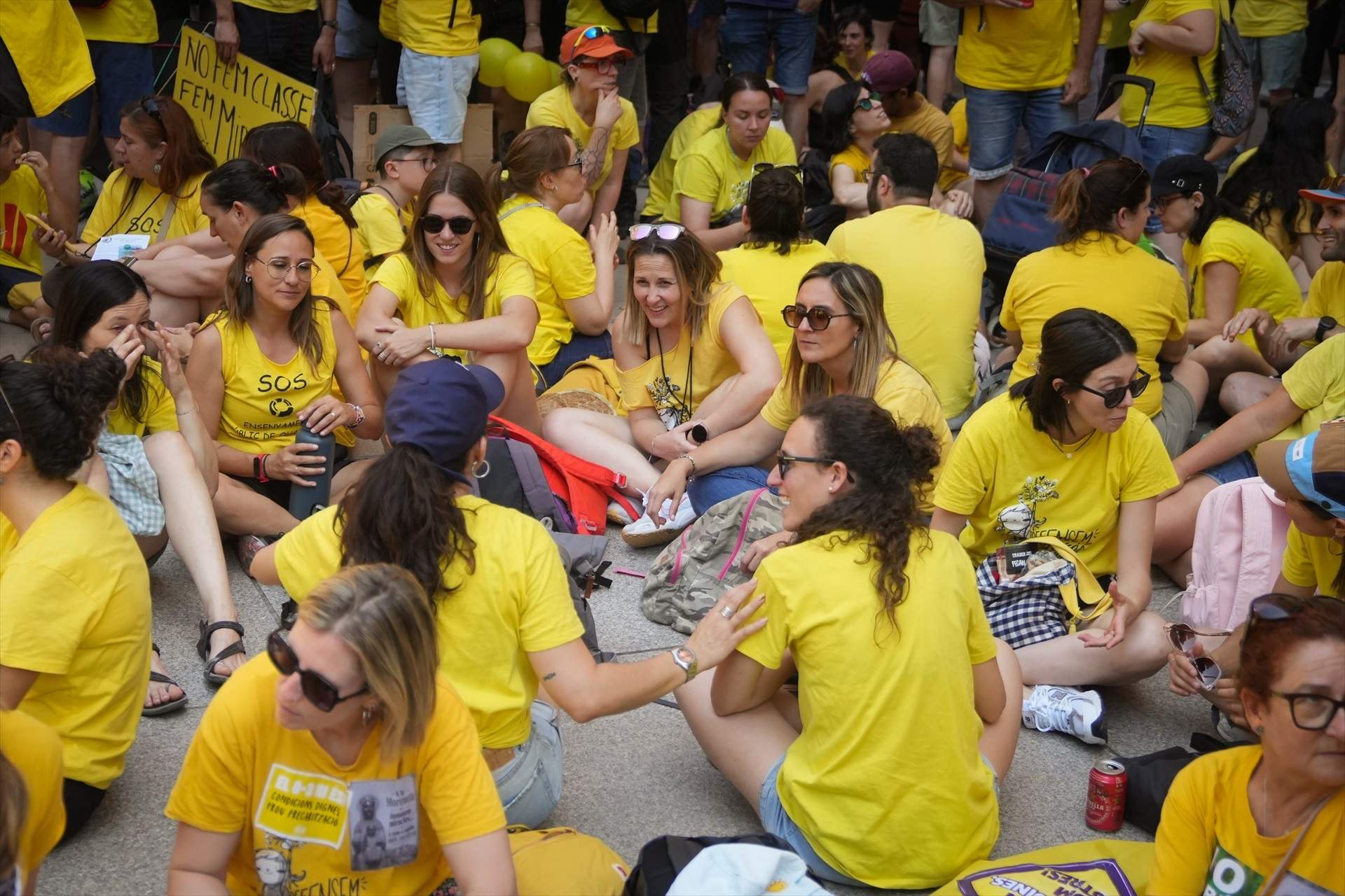 EuropaPress 7558732 docentes concentracion junto abadia montserrat 29 mayo 2026 monistrol
