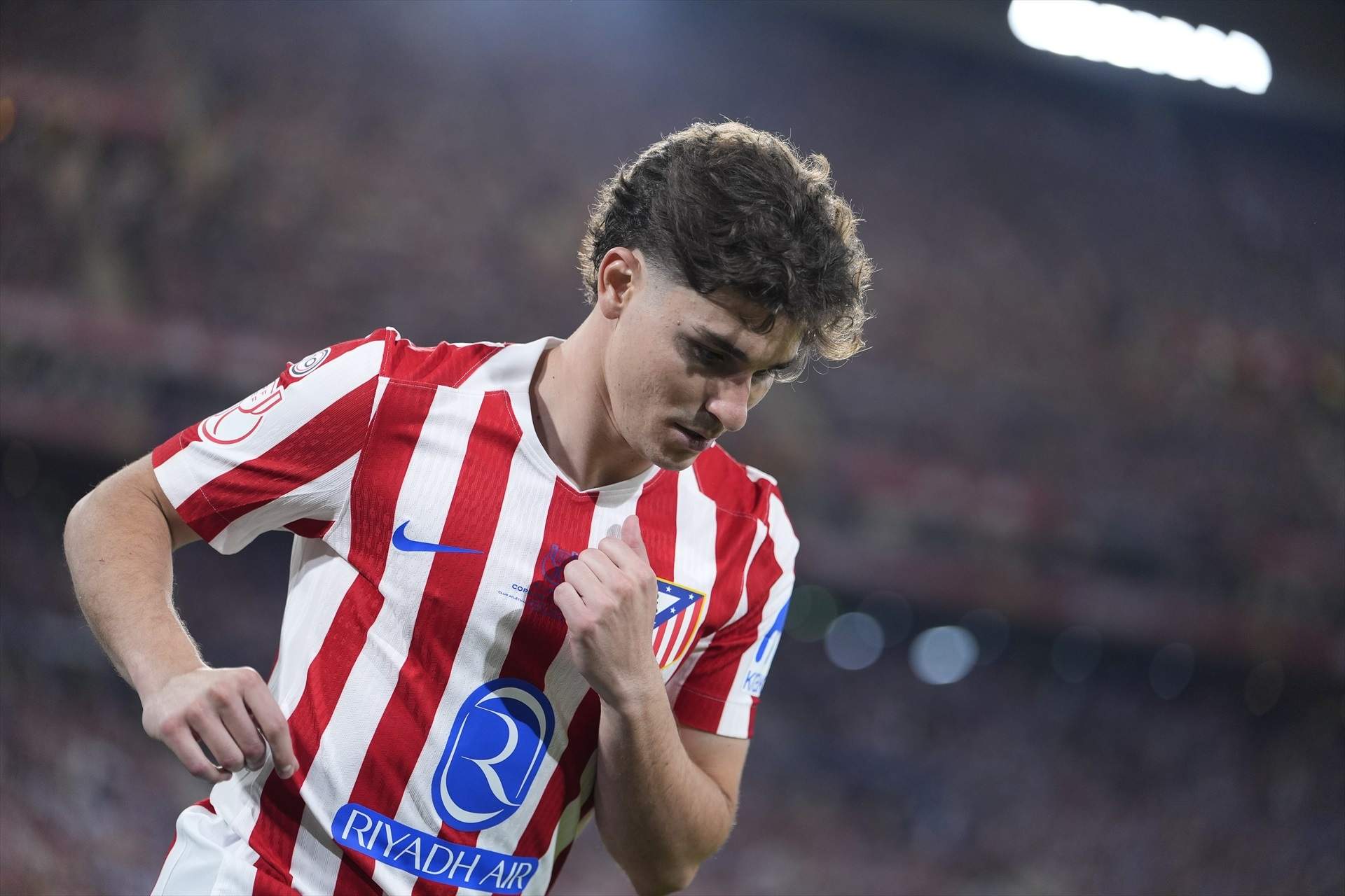 Julián Álvarez atura dues negociacions i la seva principal aposta és el Barça