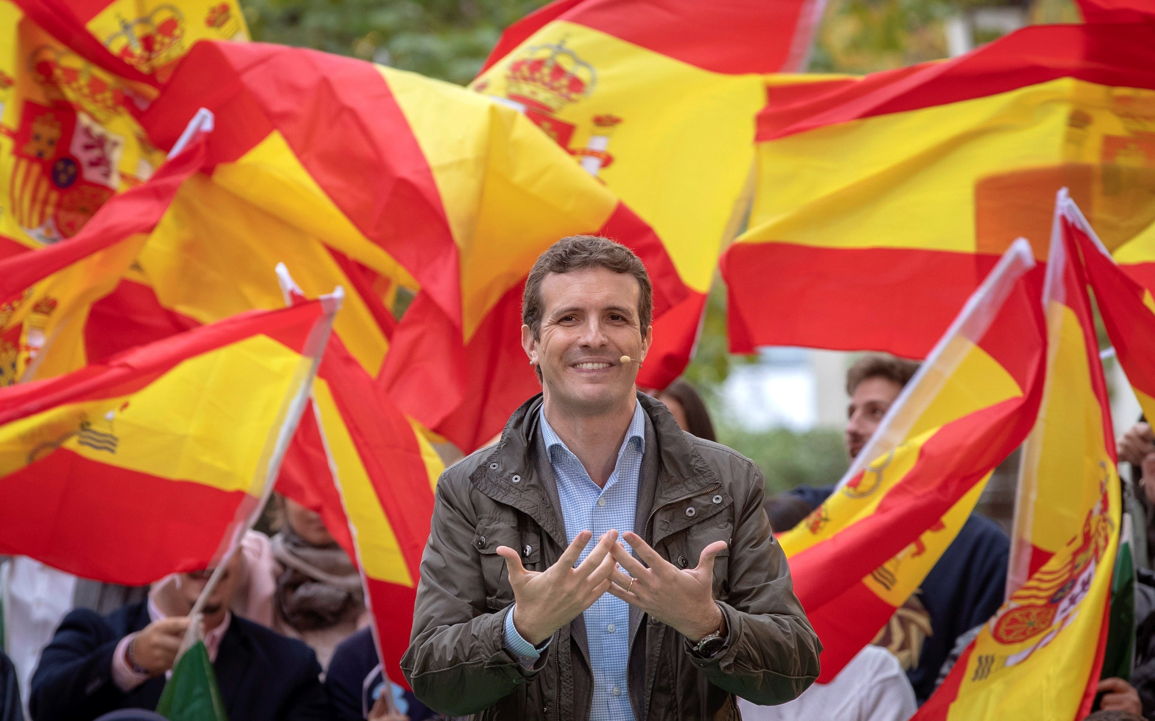 Casado presidió un acto de las Nuevas Generaciones del PP pagado de manera ilegal