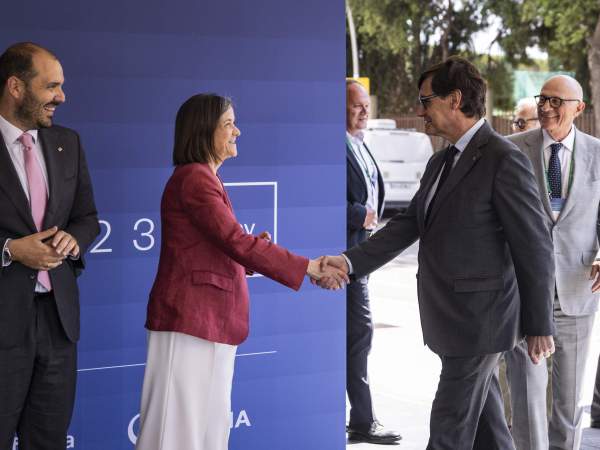 La presidenta del Cercle d'Economia, Teresa Garcia-Milà, donant la benvinguda al president Illa, a la Reunió del Cercle d'Economia 2026. Foto: Carlos Baglietto La presidenta del Cercle d'Economia, Teresa Garcia-Milà, donant la benvinguda al president Illa, a la Reunió del Cercle d'Economia 2026. Foto: Carlos Baglietto