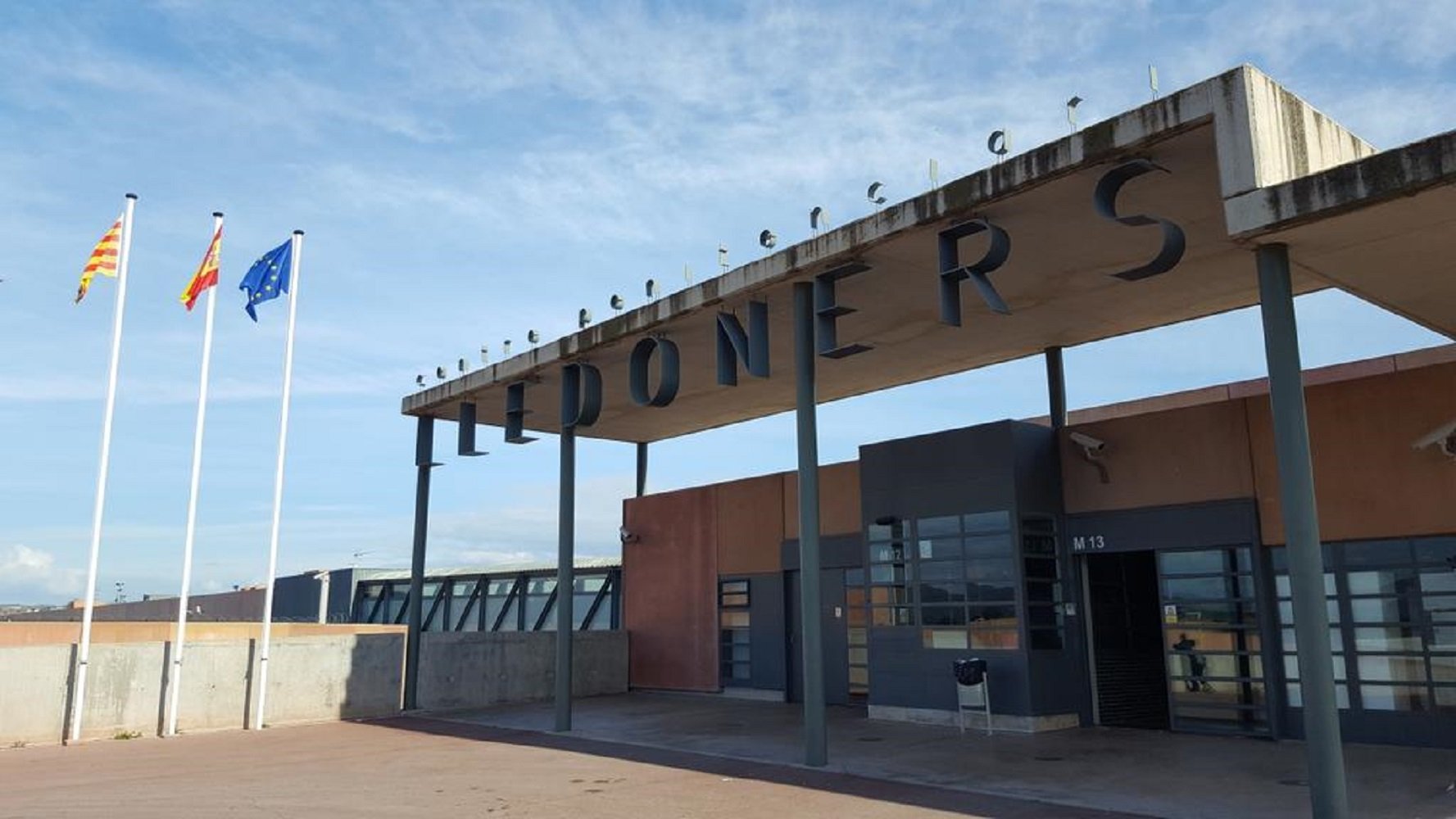 Los actores de Polònia que hoy han visitado los presos en Lledoners