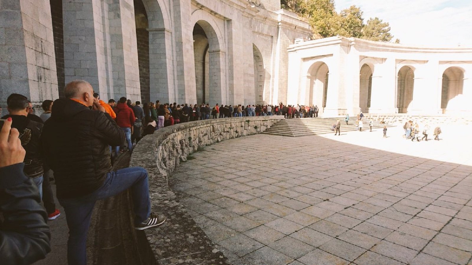 Franquismo: Colas masivas en el Valle de los Caídos en plena polémica por Franco