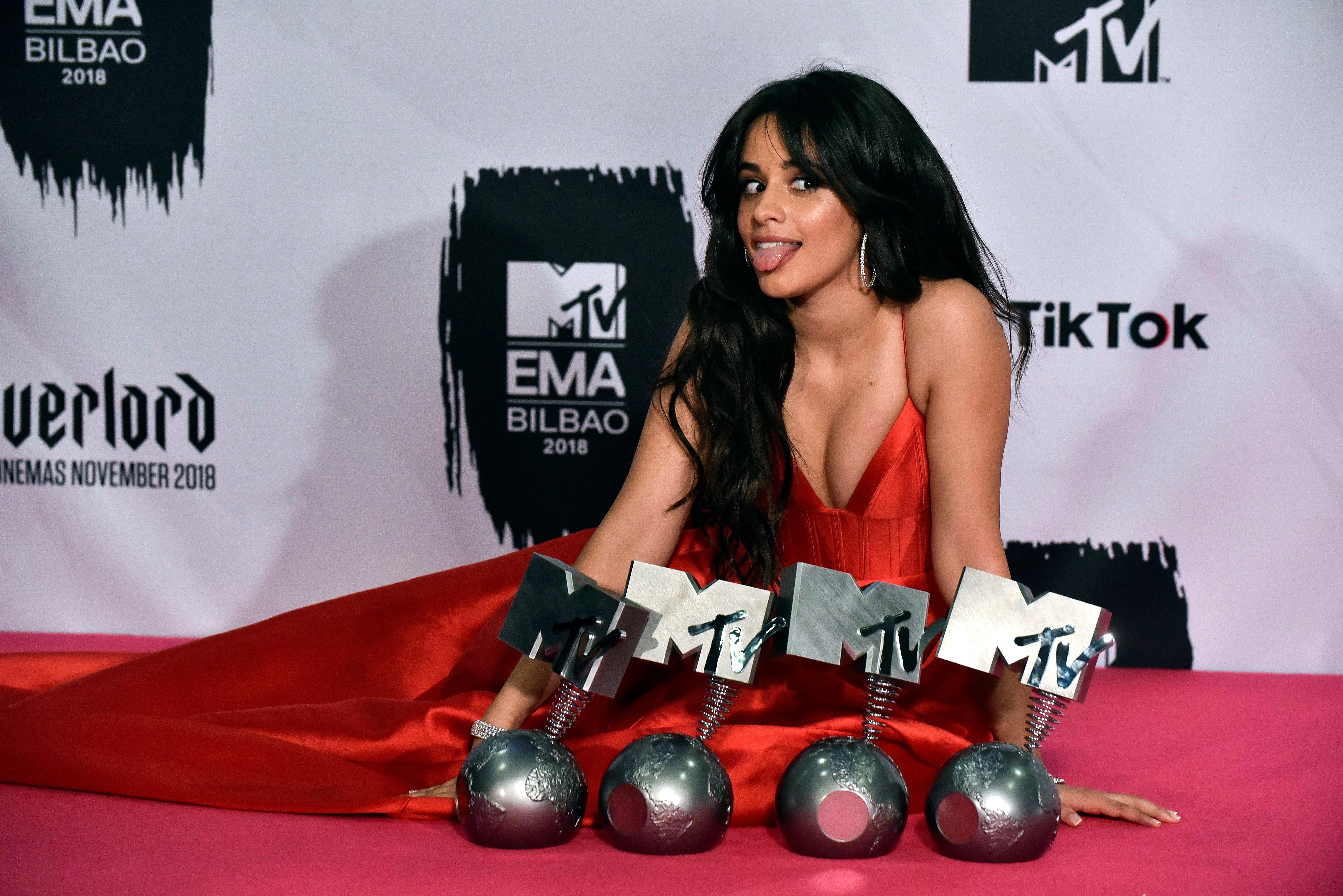 Camila Cabello triunfa en los premios de la MTV