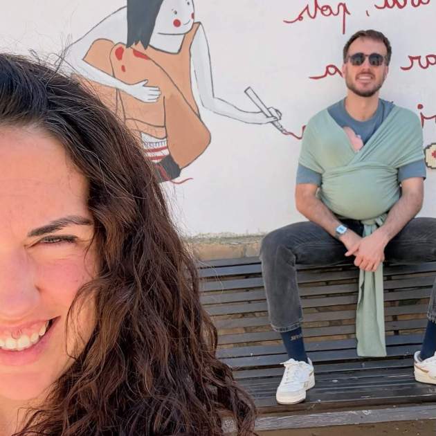 Arnau París i Rais Esteve a Penelles amb els seus dos fills / Instagram