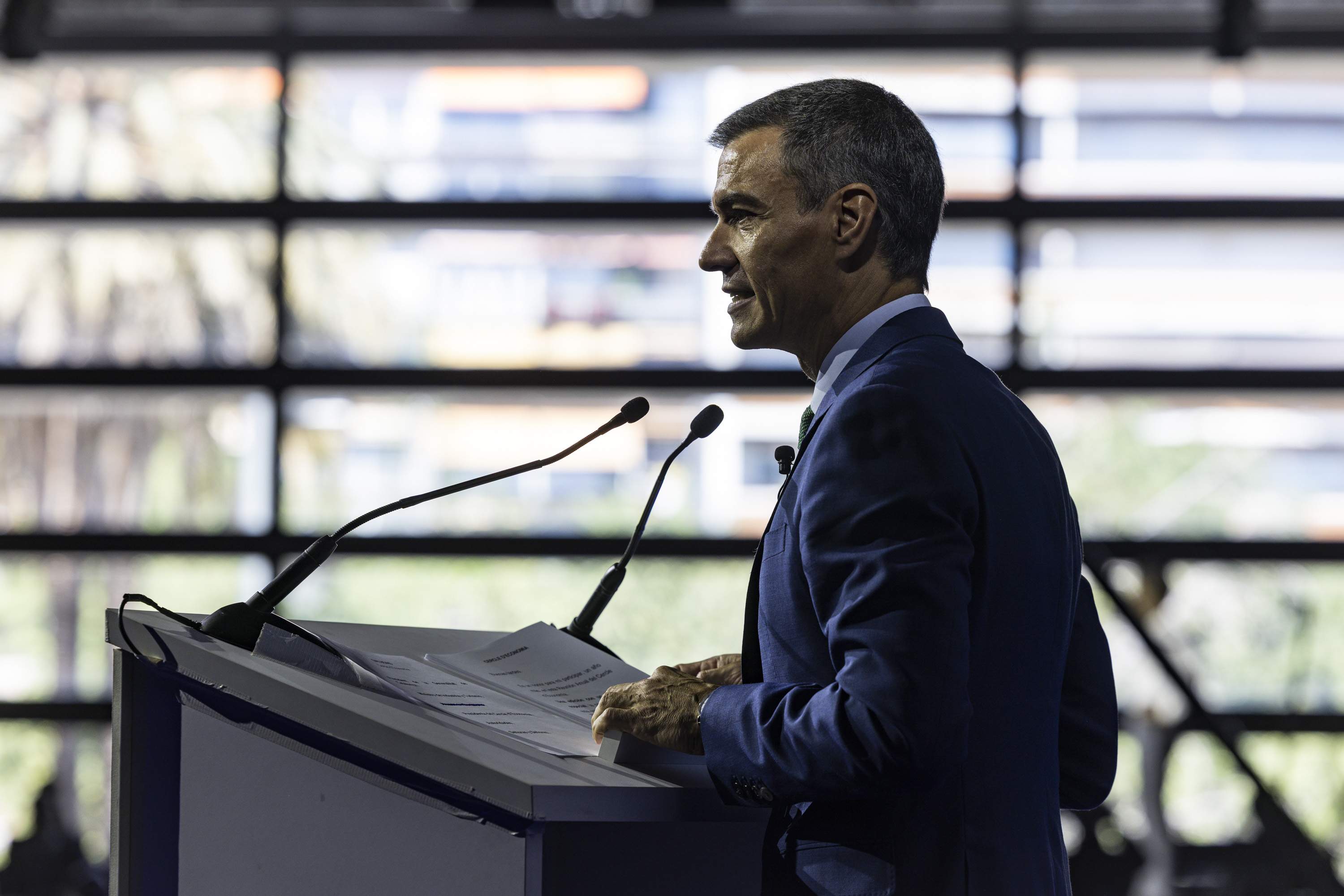 Sánchez, asediado por casos de corrupción, desentierra resolver el "conflicto" catalán y activa el presupuesto
