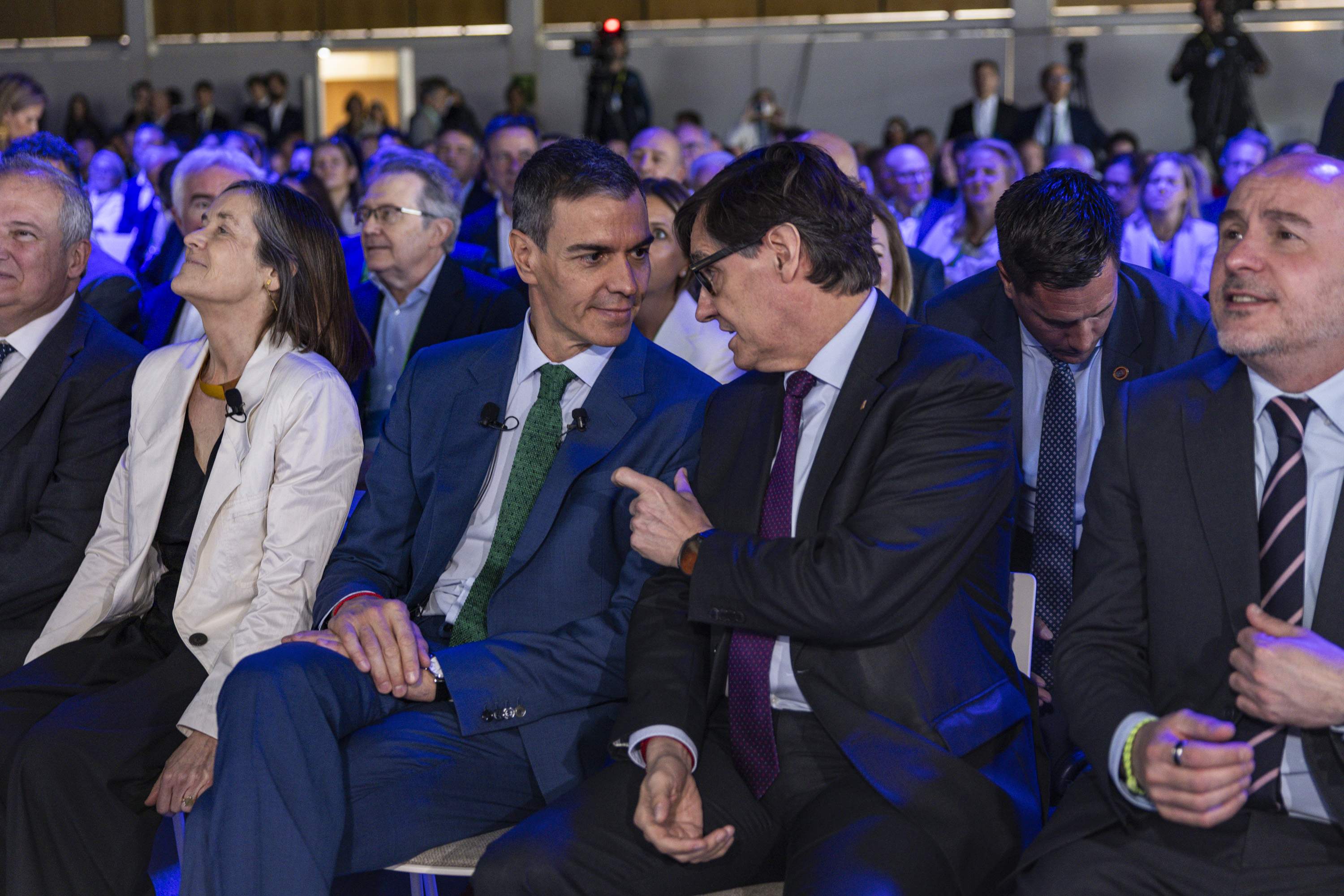 PSC, ERC i Comuns tornen a evitar que Illa comparegui al Parlament pels casos judicials del PSOE