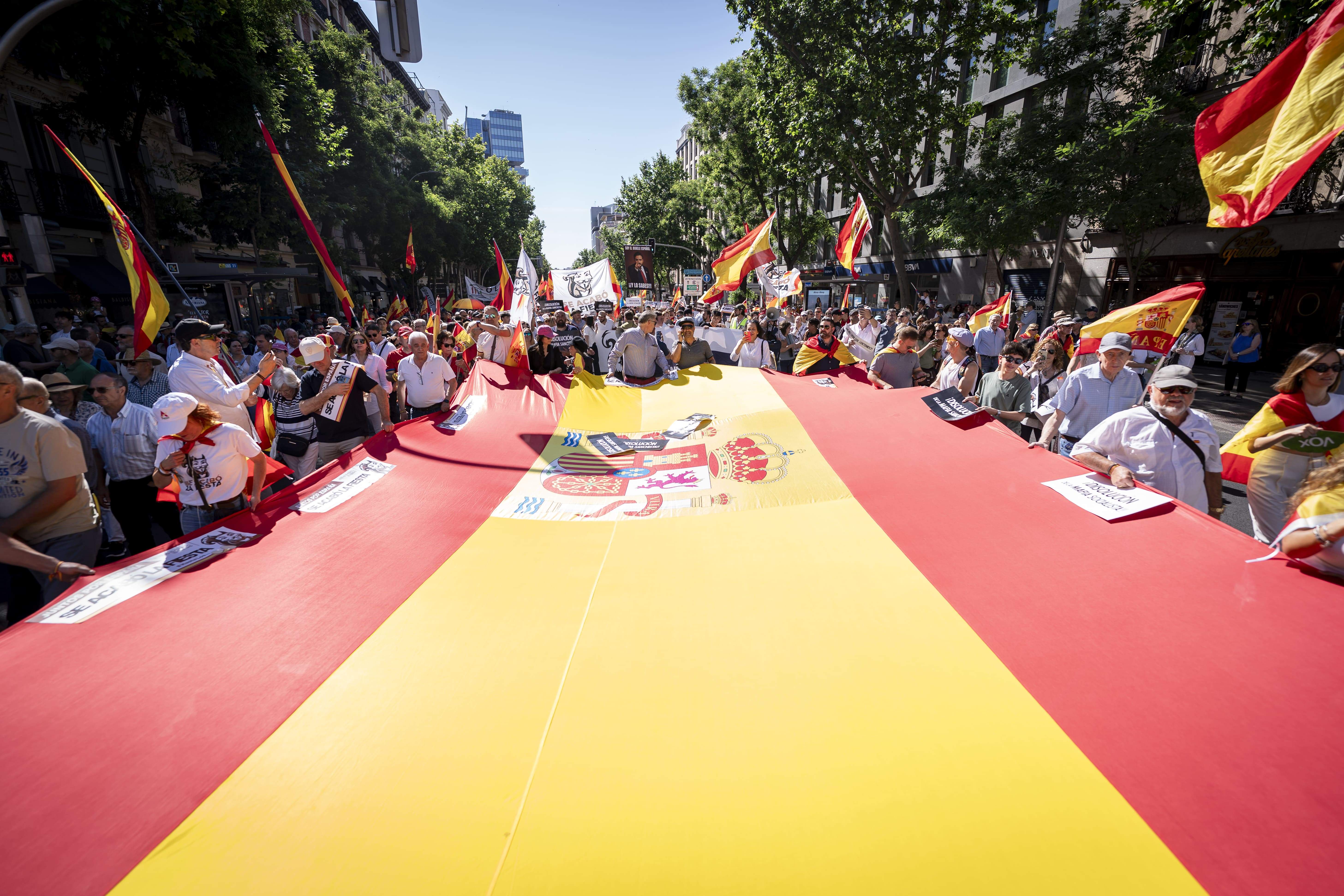 La corrupció del PSOE atia el foc d'una dreta espanyola ja prèviament (ultra)mobilitzada