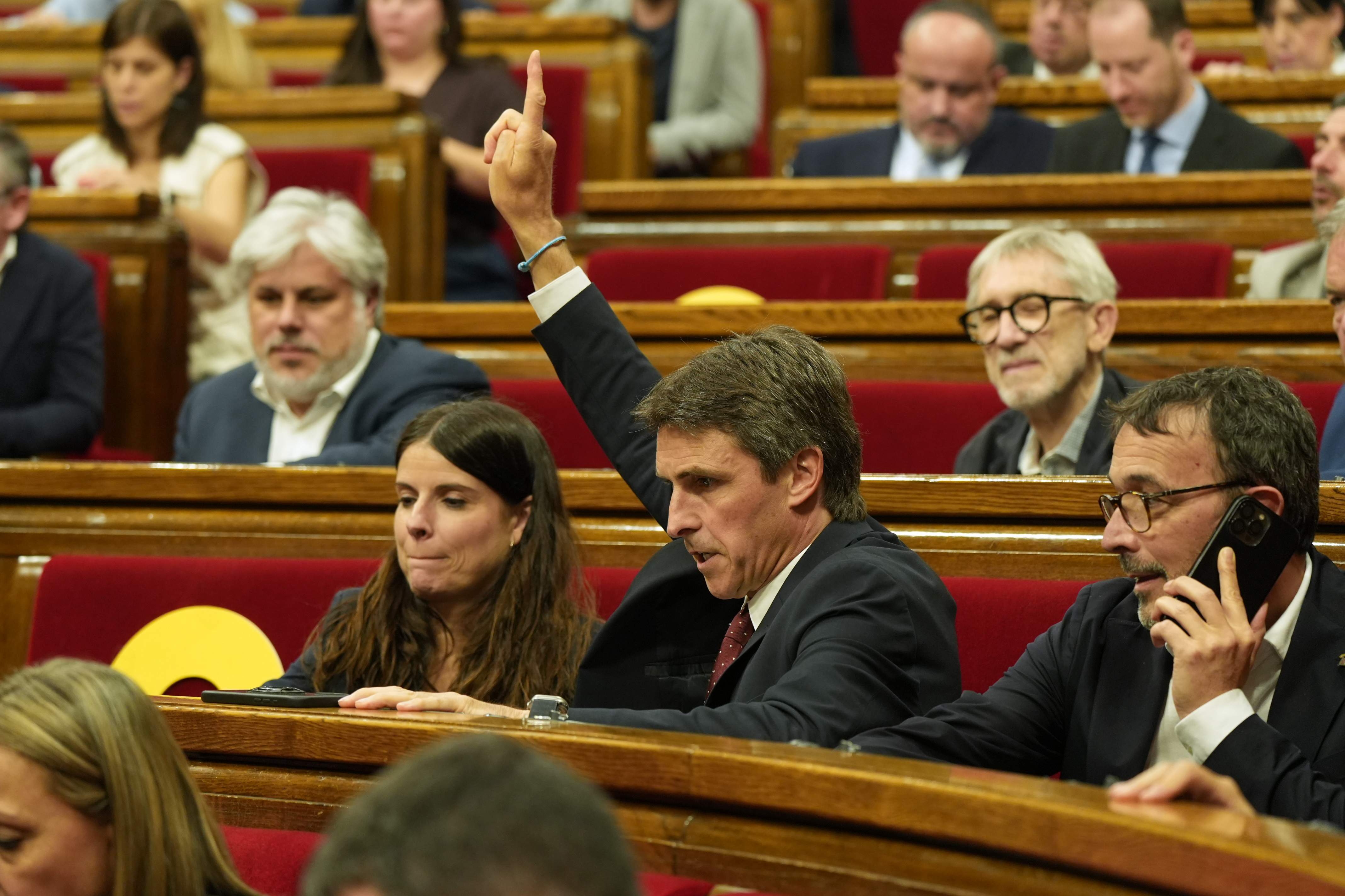 El Parlament denuncia mancances en el traspàs "efectiu" de competències de seguretat als ports i aeroports