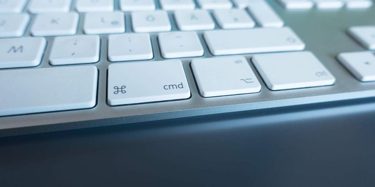 ¿Por qué los dispositivos de Apple usan la tecla Comando en lugar Control en los atajos de teclado?