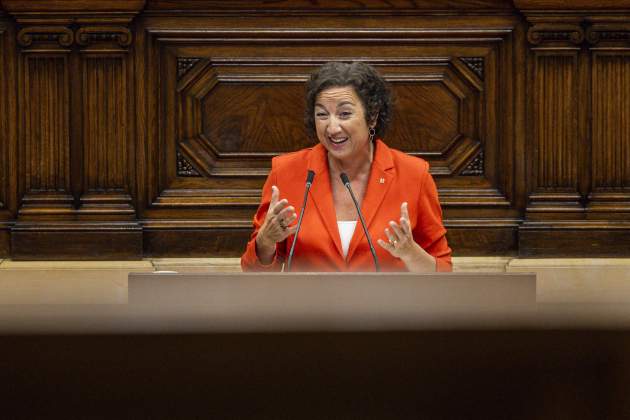 Debat totalitat pressupostos parlament romero consellera economia / Foto: Carlos Baglietto