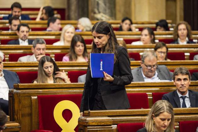 Debat totalitat pressupostos parlament monica sales junts / Foto: Carlos Baglietto Debat totalitat pressupostos parlament monica sales junts / Foto: Carlos Baglietto