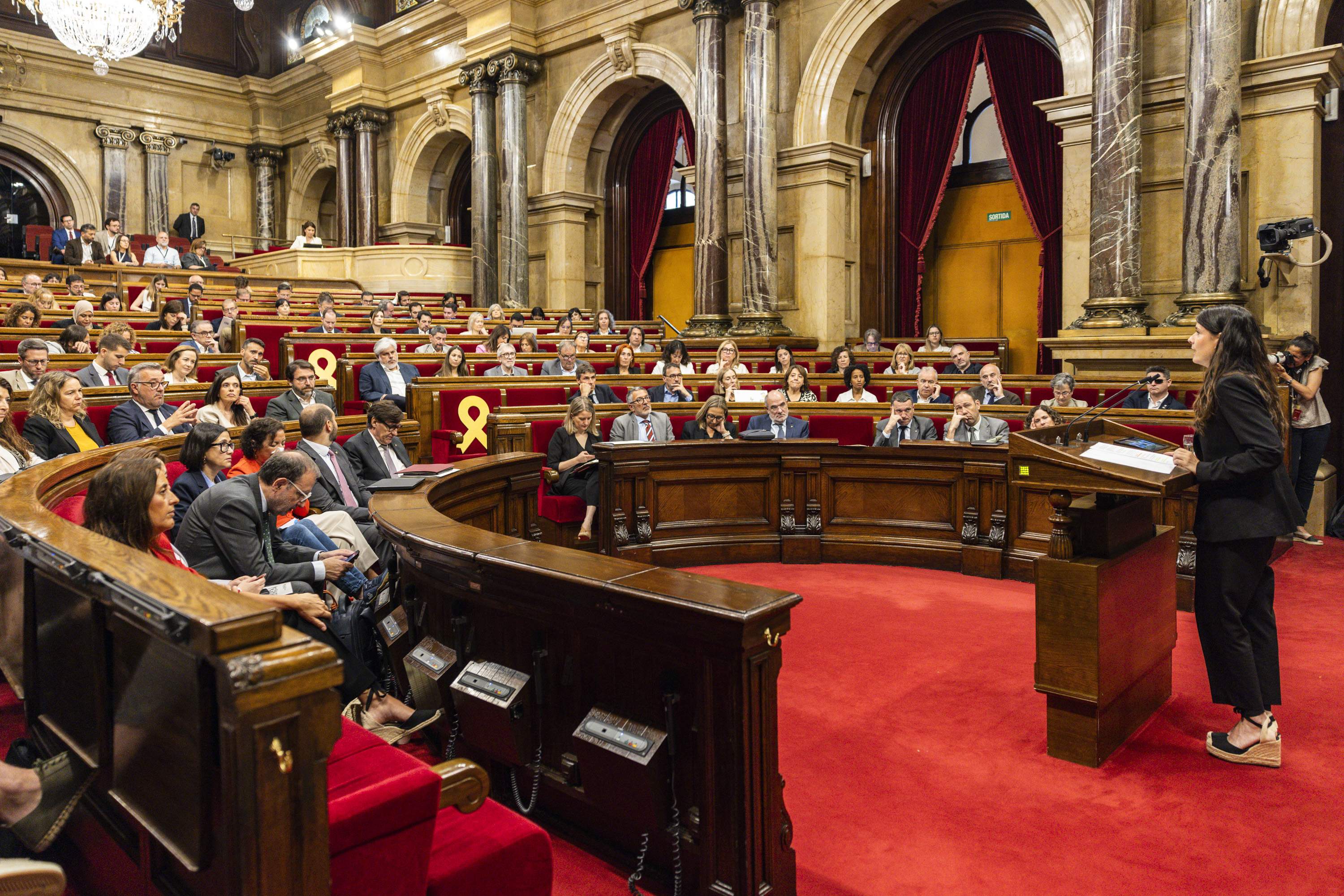 Aprovada per PSC, ERC i Comuns la llei d'acompanyament del pressupost que redefineix qui és gran tenidor