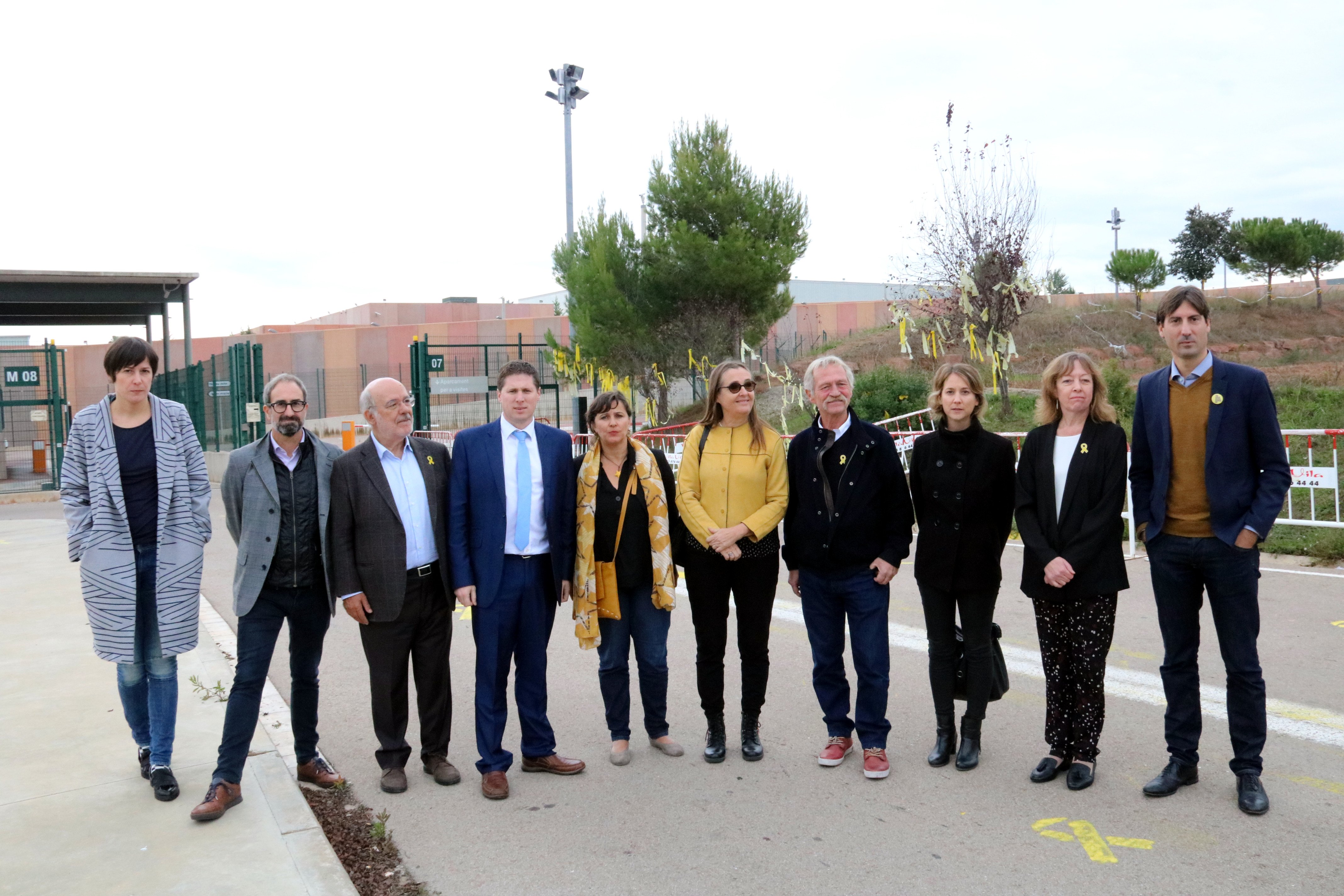 Nine MEPs ask to act as international observers during the Catalan referendum trial