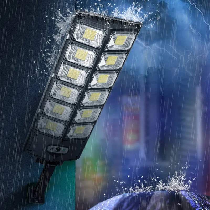 Ni cables ni factures de llum: el llum solar amb sensor de moviment que triomfa aquest estiu