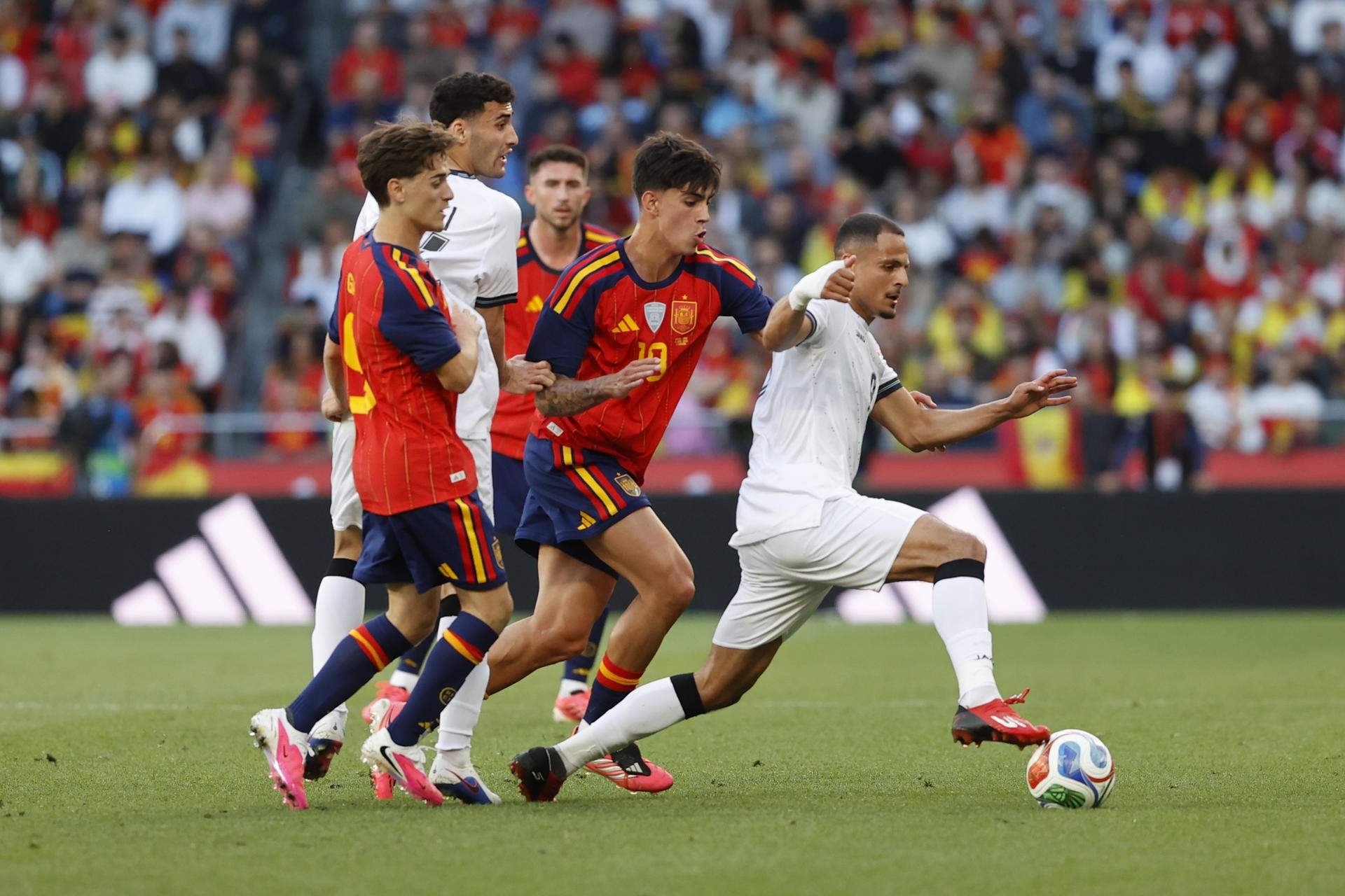 Una España insulsa no pasa del empate contra Irak (1-1) en la penúltima prueba antes del Mundial