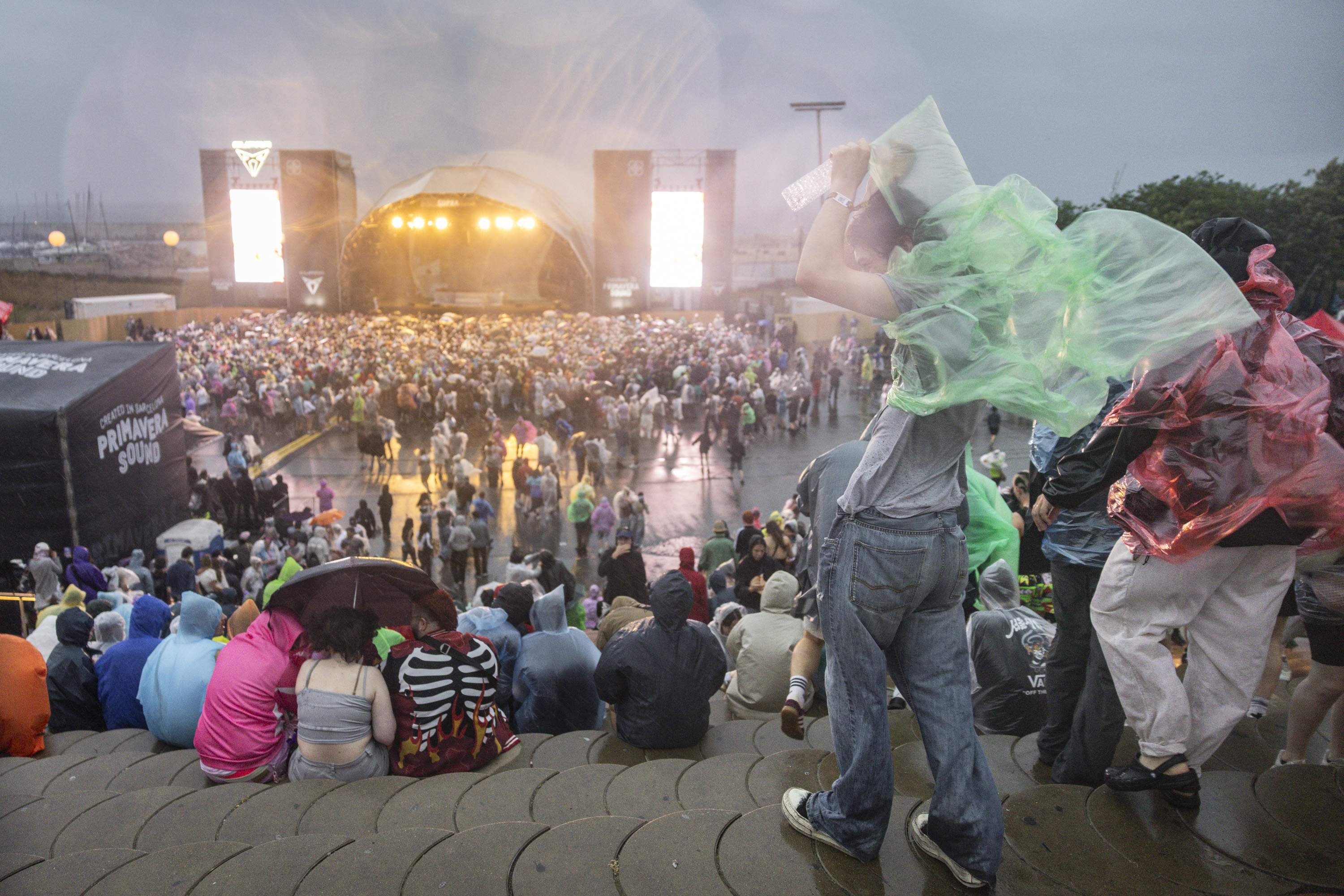 Caos al Primavera Sound pel temporal: cancel·len els caps de cartell entre llàgrimes