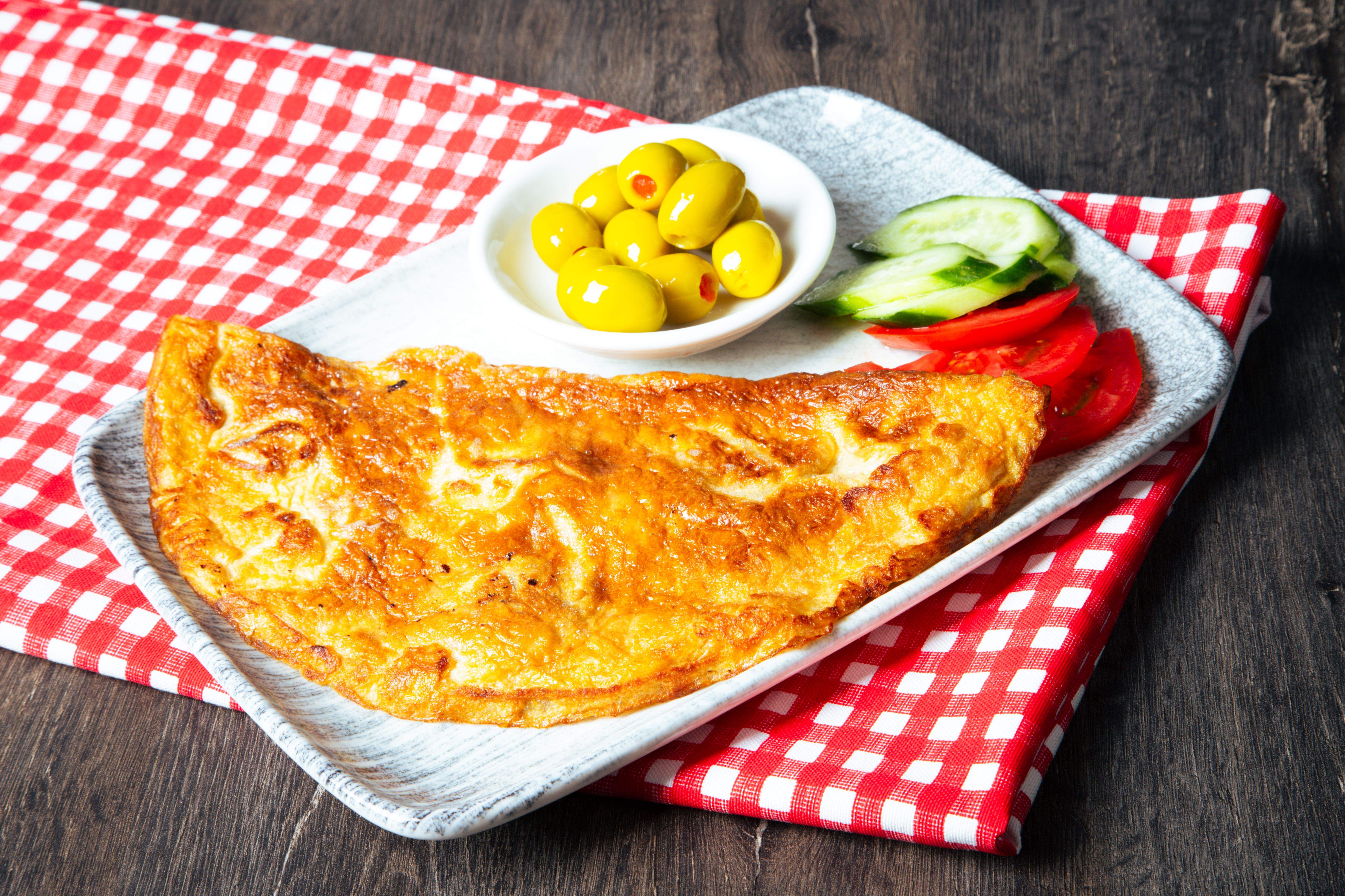 Las tortillas francesas solo te quedarán bien melosas si cambias un detalle en la manera de batir los huevos