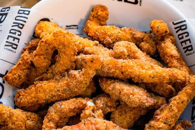 Tiras de pollo frito. Foto: Pexels