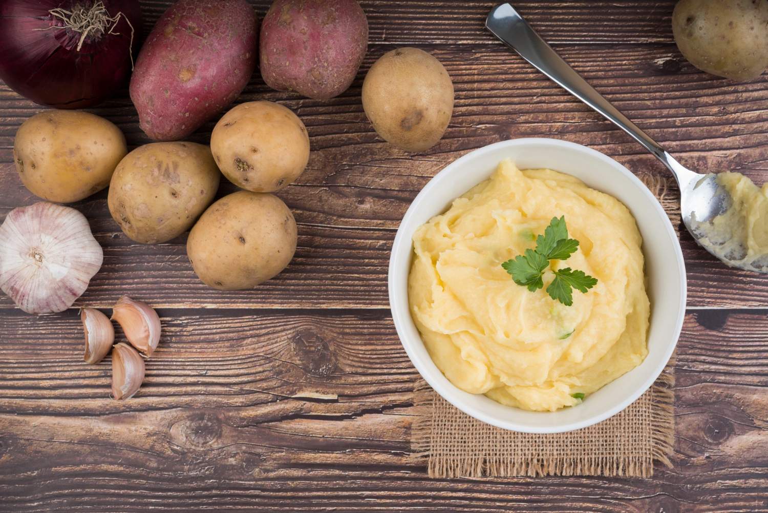 Ni mantega ni oli: l'ingredient que pot fer que un puré quedi molt més cremós