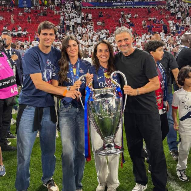 Luis Enrique amb tota la seva família després de guanyar la Champions / Instagram