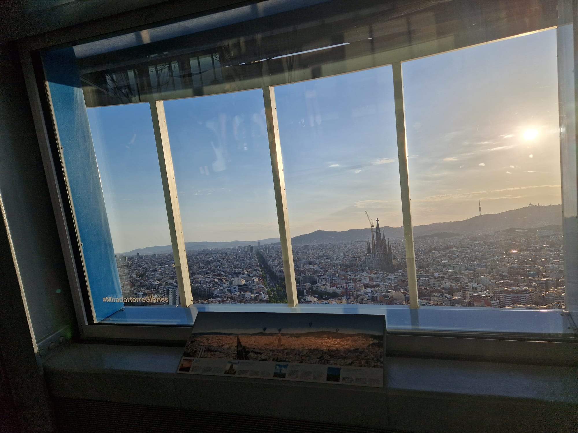 La Torre Glòries dialoga amb la Sagrada Família aprofitant l