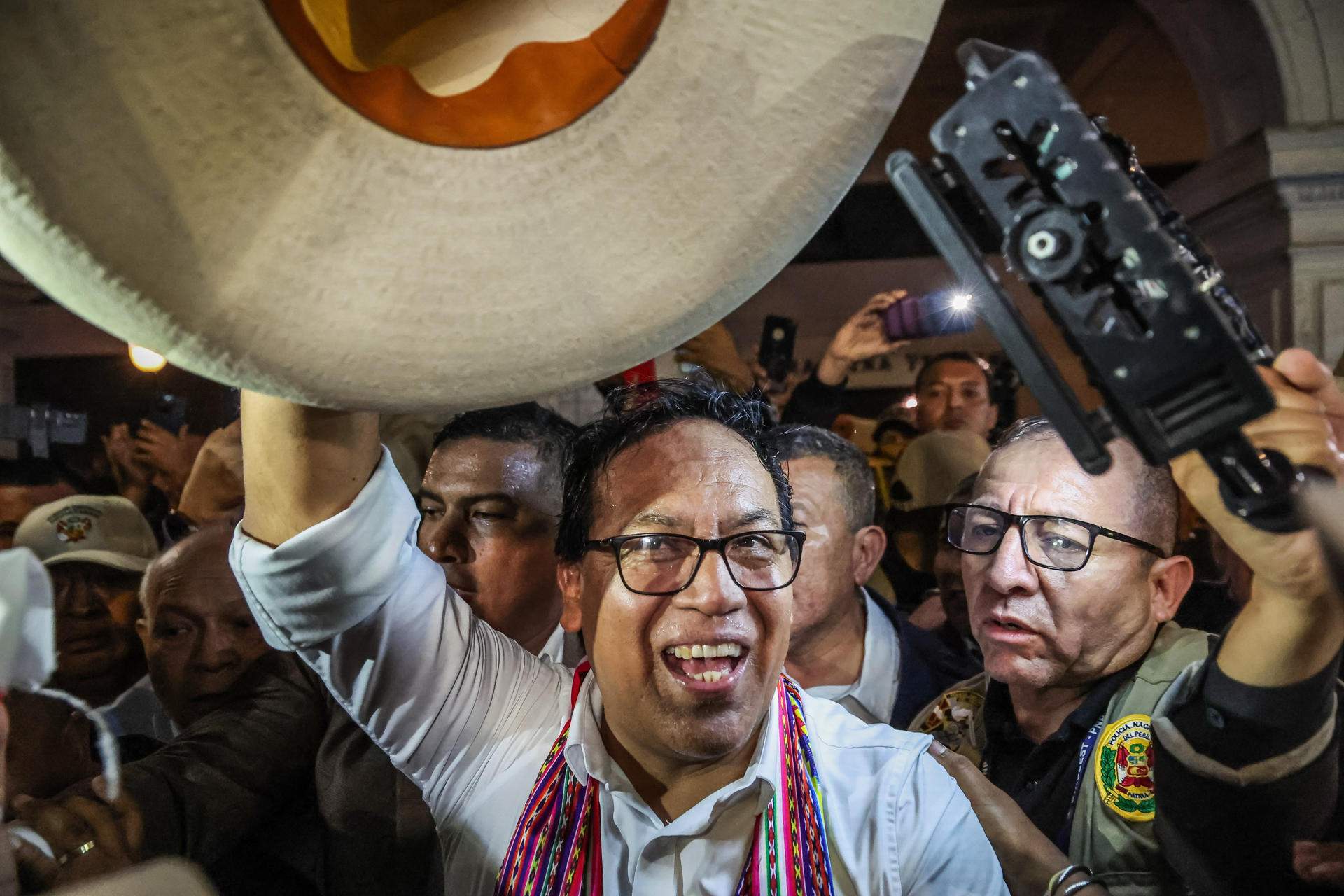 Sorpasso al Perú: el candidat d'esquerres Roberto 