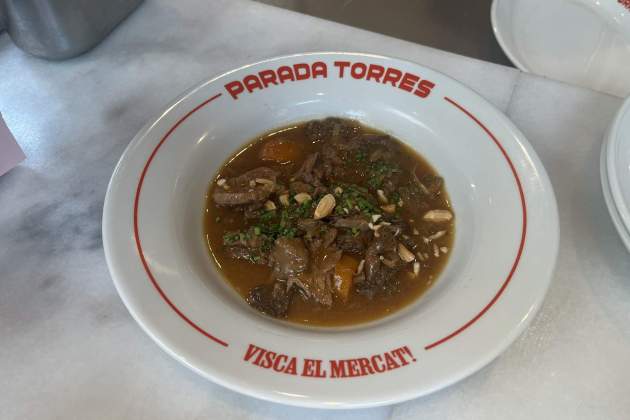 Fricandó de vedella del restaurant Parada Torres. / Foto: Emma Porta