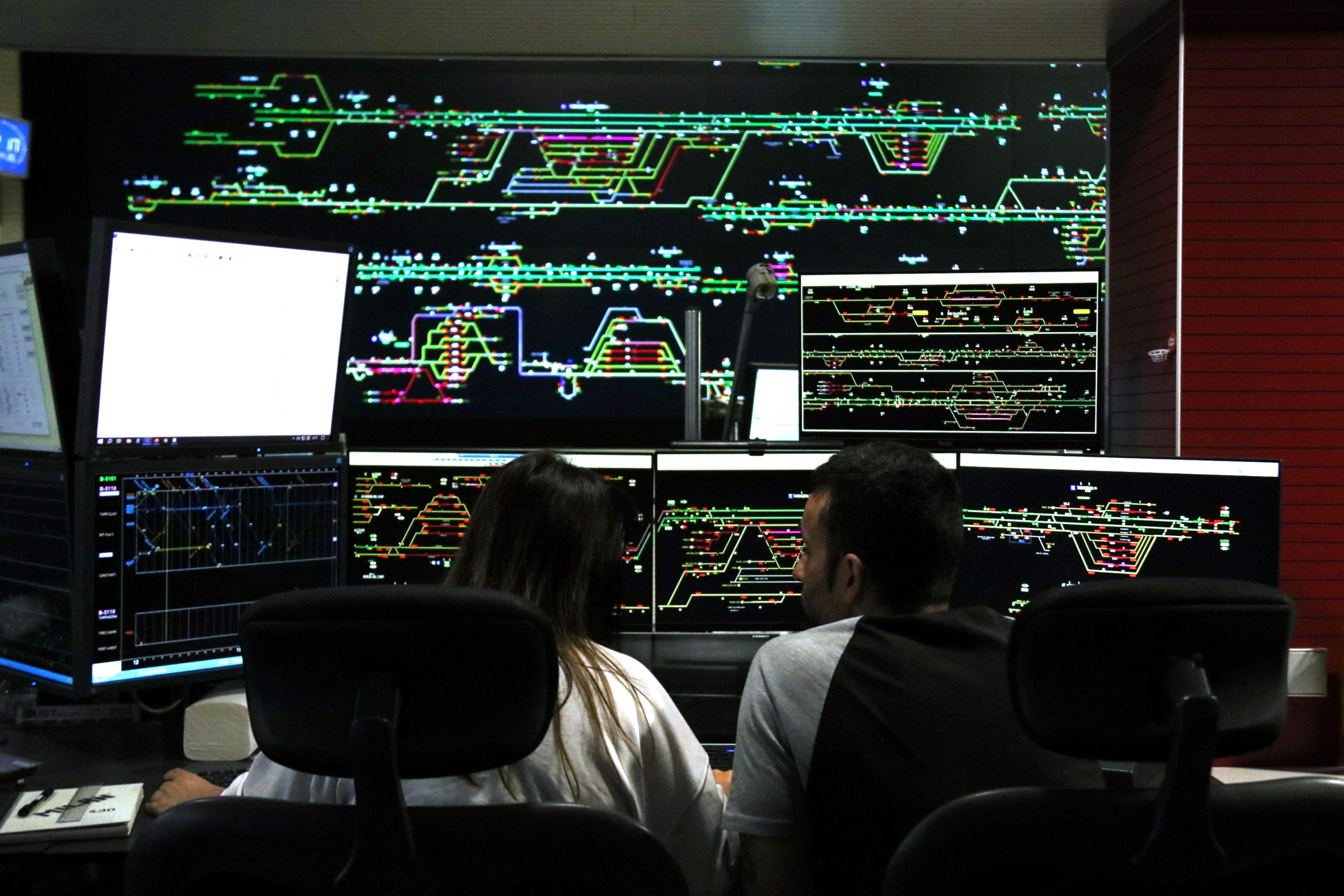 Suspesa la circulació de Rodalies per una incidència d'Adif