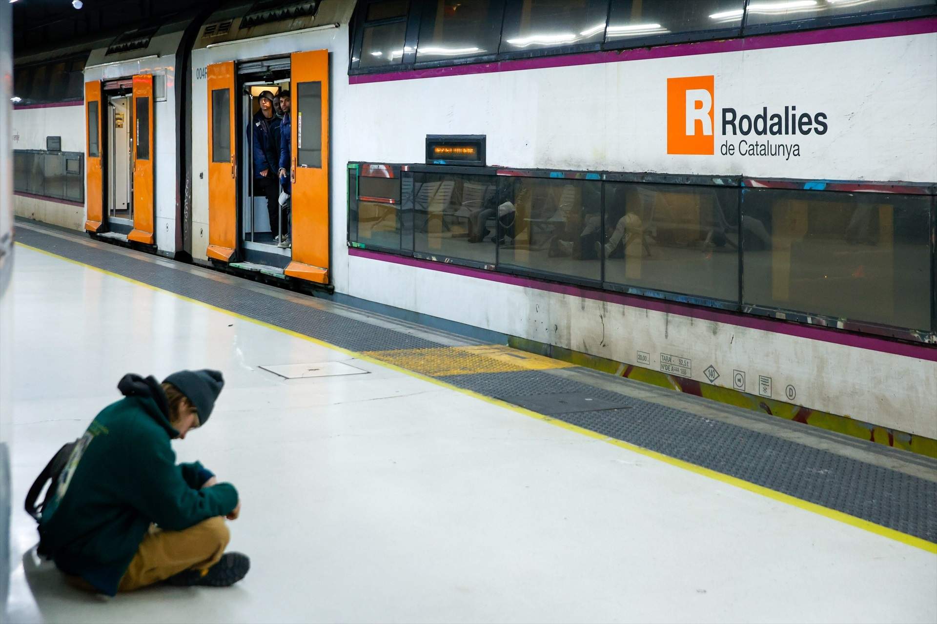 Suspesa la circulació de Rodalies per una incidència d'Adif