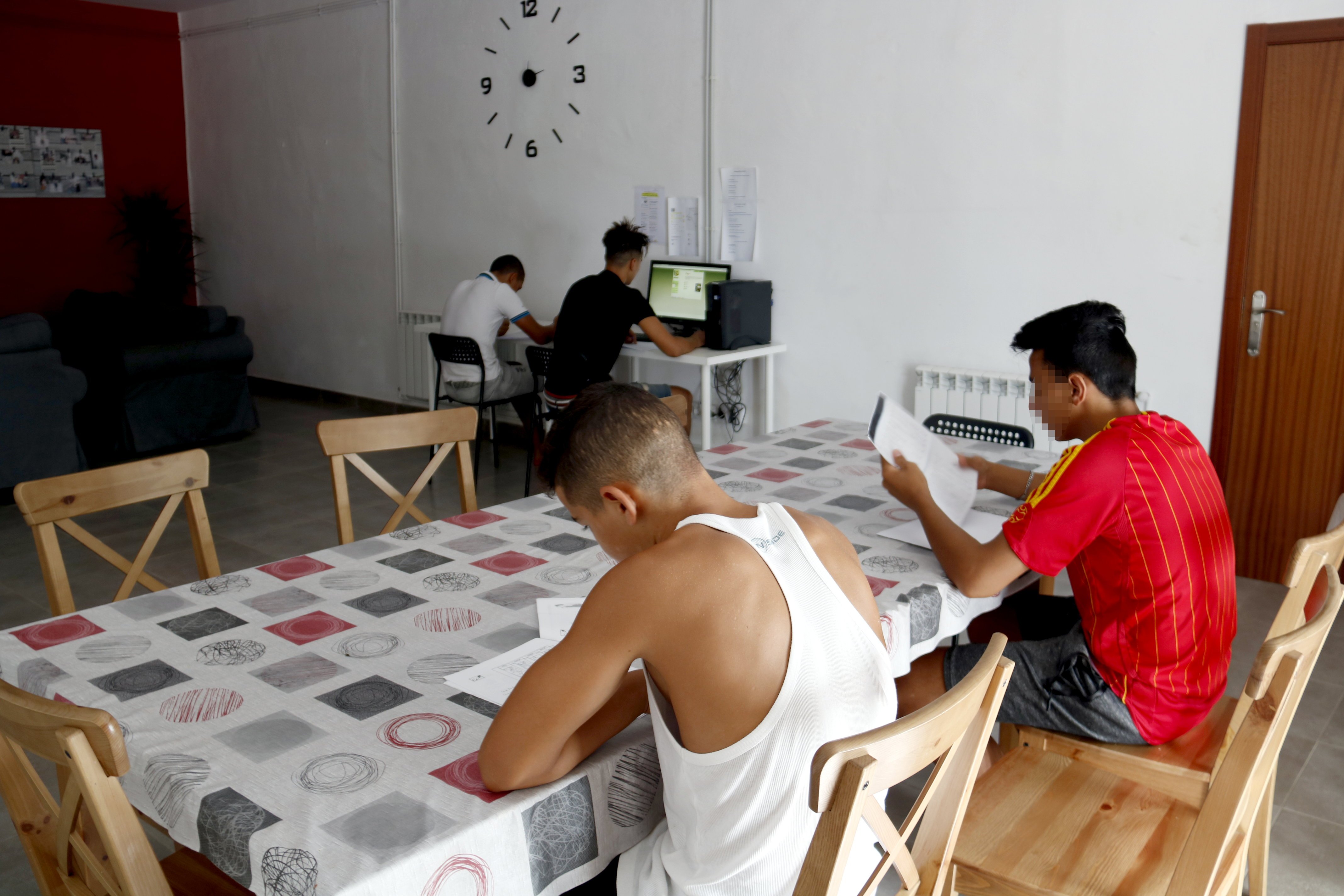 Detinguts quatre menors no acompanyats per lesions lleus i amenaces