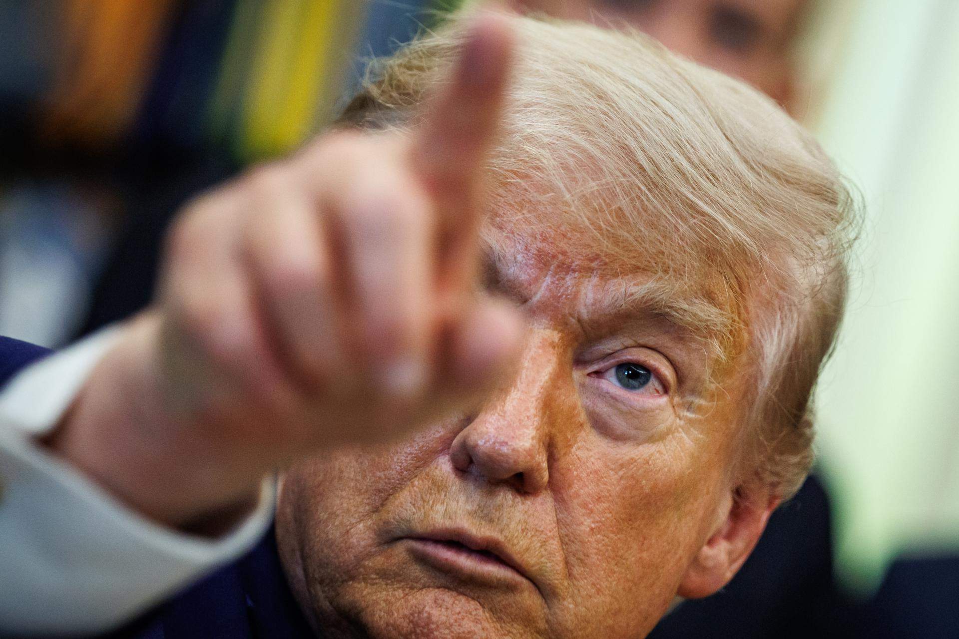 Trump confirma que l'Iran ha abatut un helicòpter seu i amen