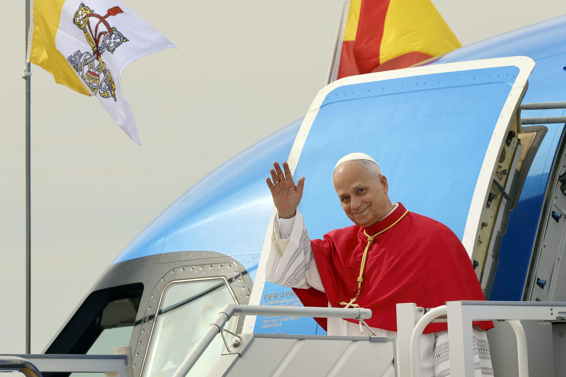 León XIV recoge el testimonio de Francisco en la etapa canaria de su viaje con encuentros con inmigrantes