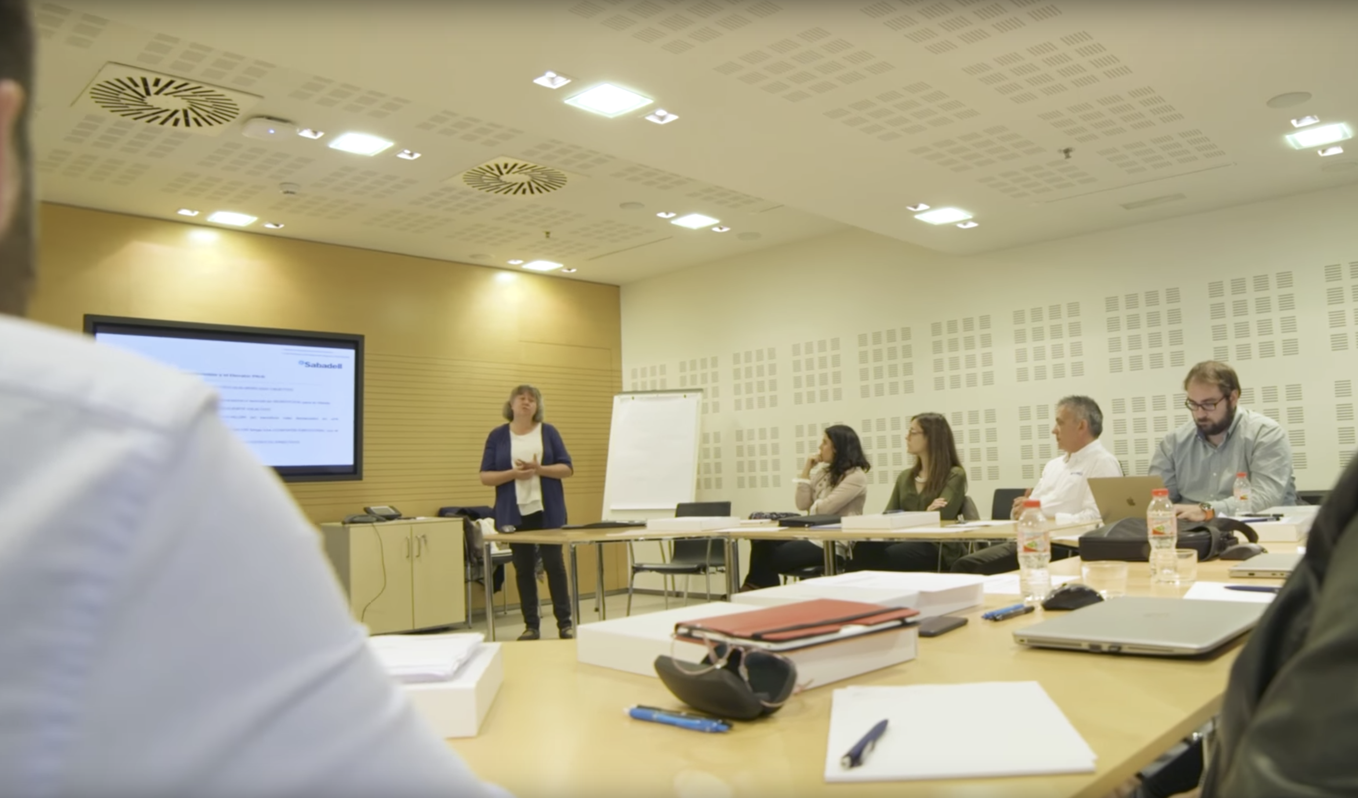 Banco Sabadell internacionaliza a sus clientes con formación universitaria