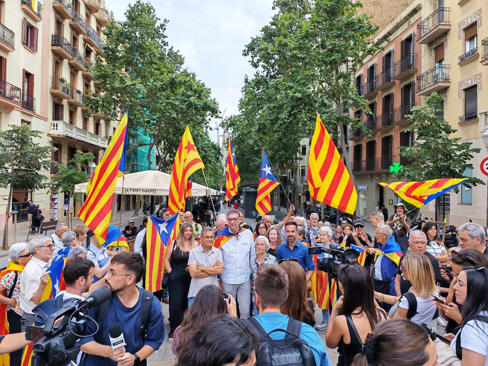 Representants de les entitats independentistes a la Sagrada Família. Antoni Gaudí Representants de les entitats independentistes a la Sagrada Família. Antoni Gaudí