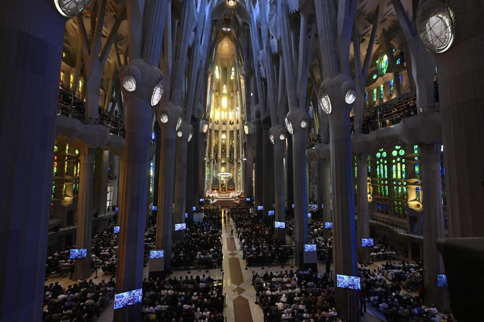 L’expulsió dels cantaires de la Sagrada Família esquitxa Collboni? Junts i ERC demanen explicacions