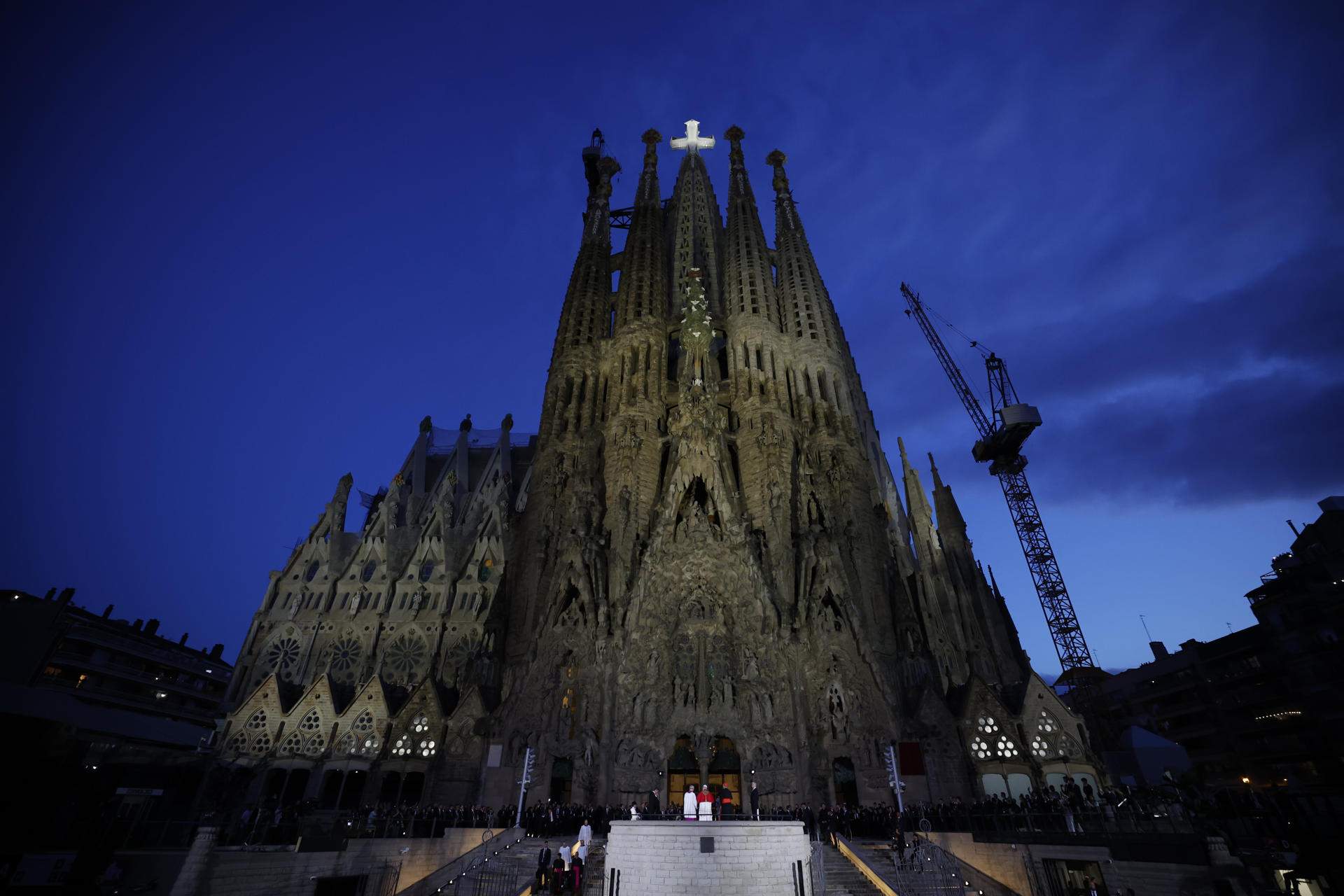 Convoquen una cantada popular davant la Sagrada Fa