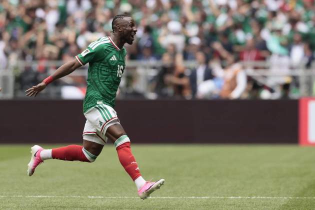 Quiñones celebra el primer gol de Mèxic al Mundial / Foto: EFE