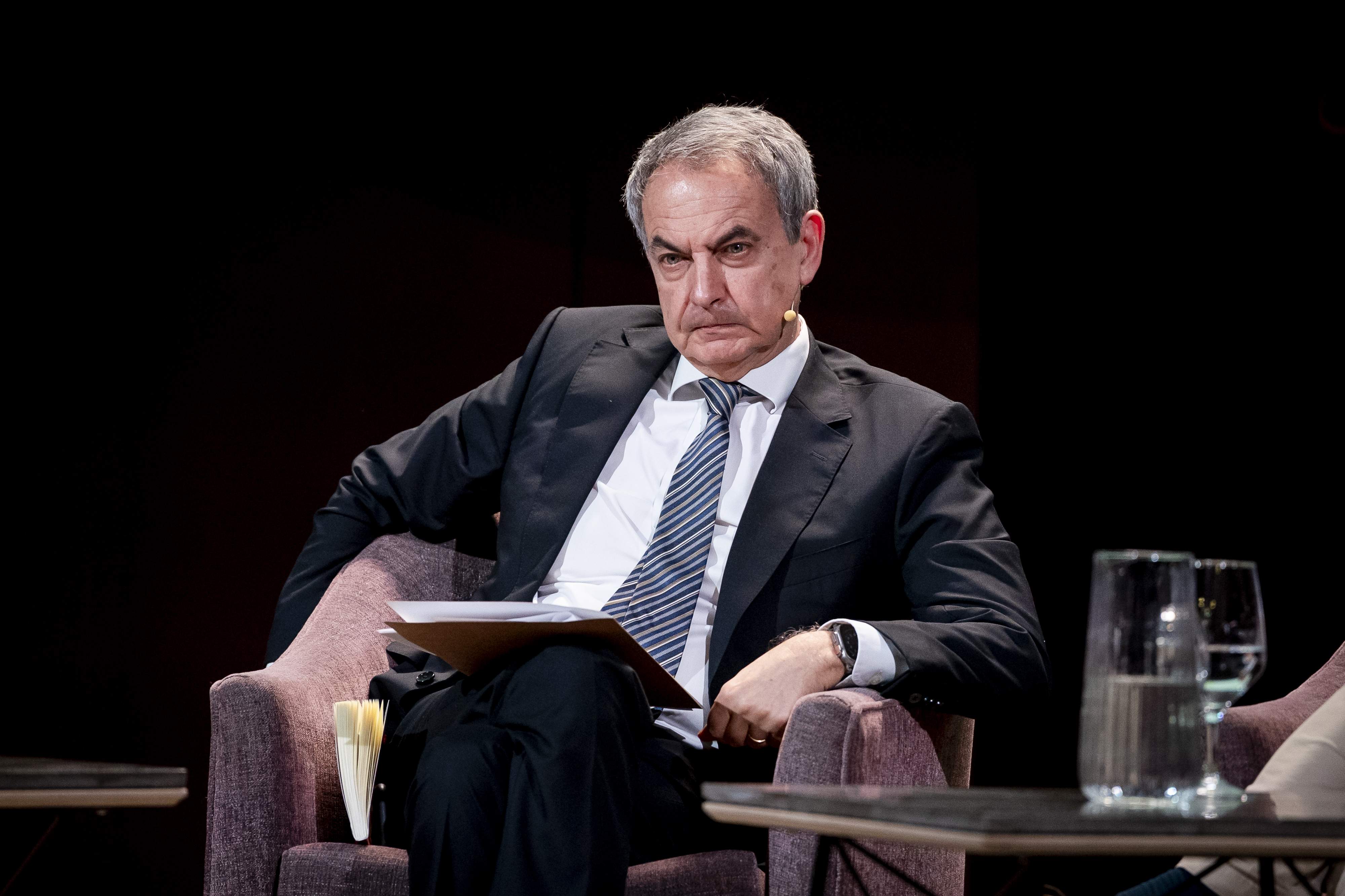 El jutge rebutja ajornar l'interrogatori de Zapatero per les joies que van  trobar-li al seu despatx