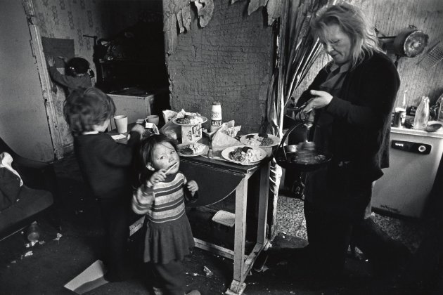 Lunch, Maryhill, Glasgow, Scotland, 1975 © Chris Steele Perkins