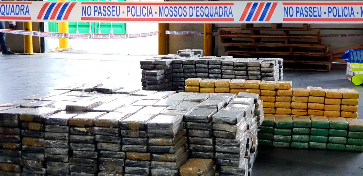 Troben més d'una tona de cocaïna en un vaixell del Port de Barcelona