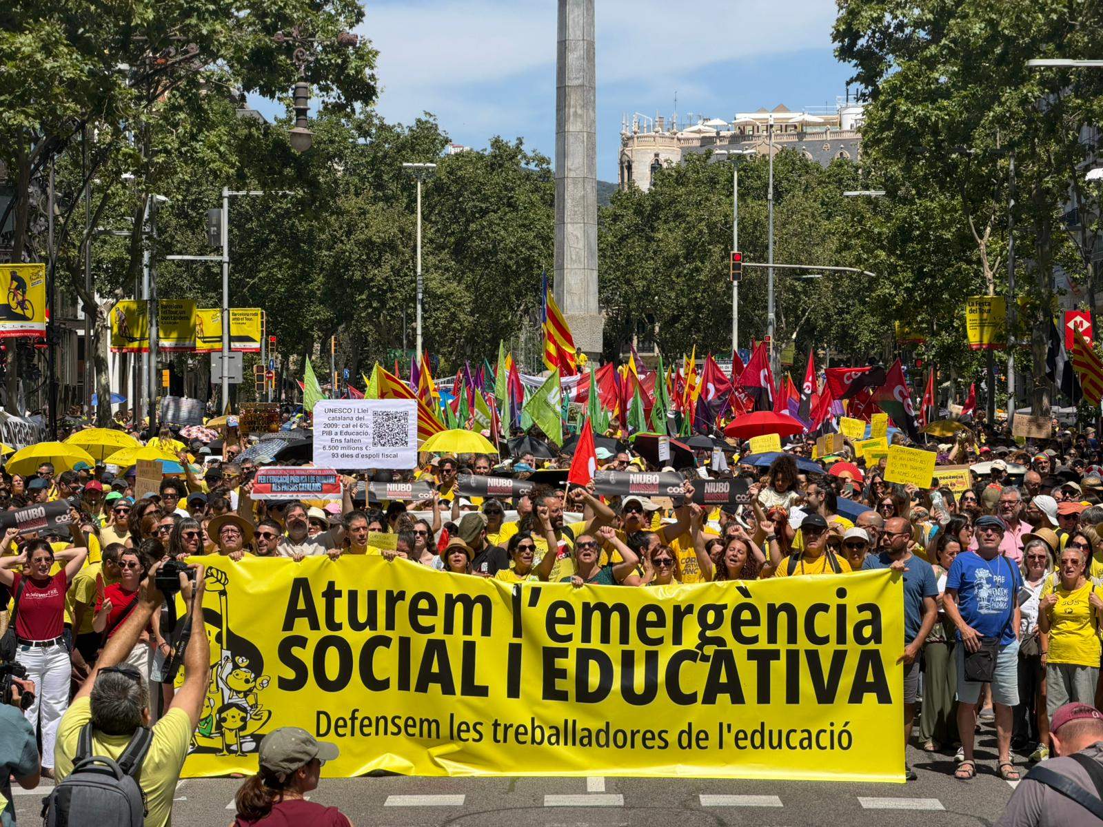 Docents i famílies es tornen a manifestar a Barcelona per exigir un gran acord educatiu