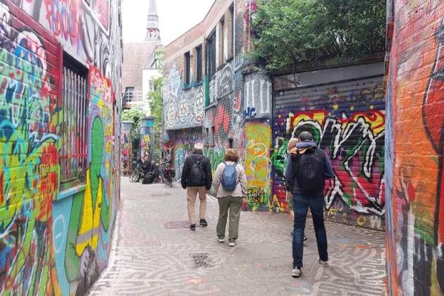 9. Gant. Un carrer de la part històrica habilitat a proposit per als grafiters. Cedida Manuela Vila 9. Gant. Un carrer de la part històrica habilitat a proposit per als grafiters. Cedida Manuela Vila