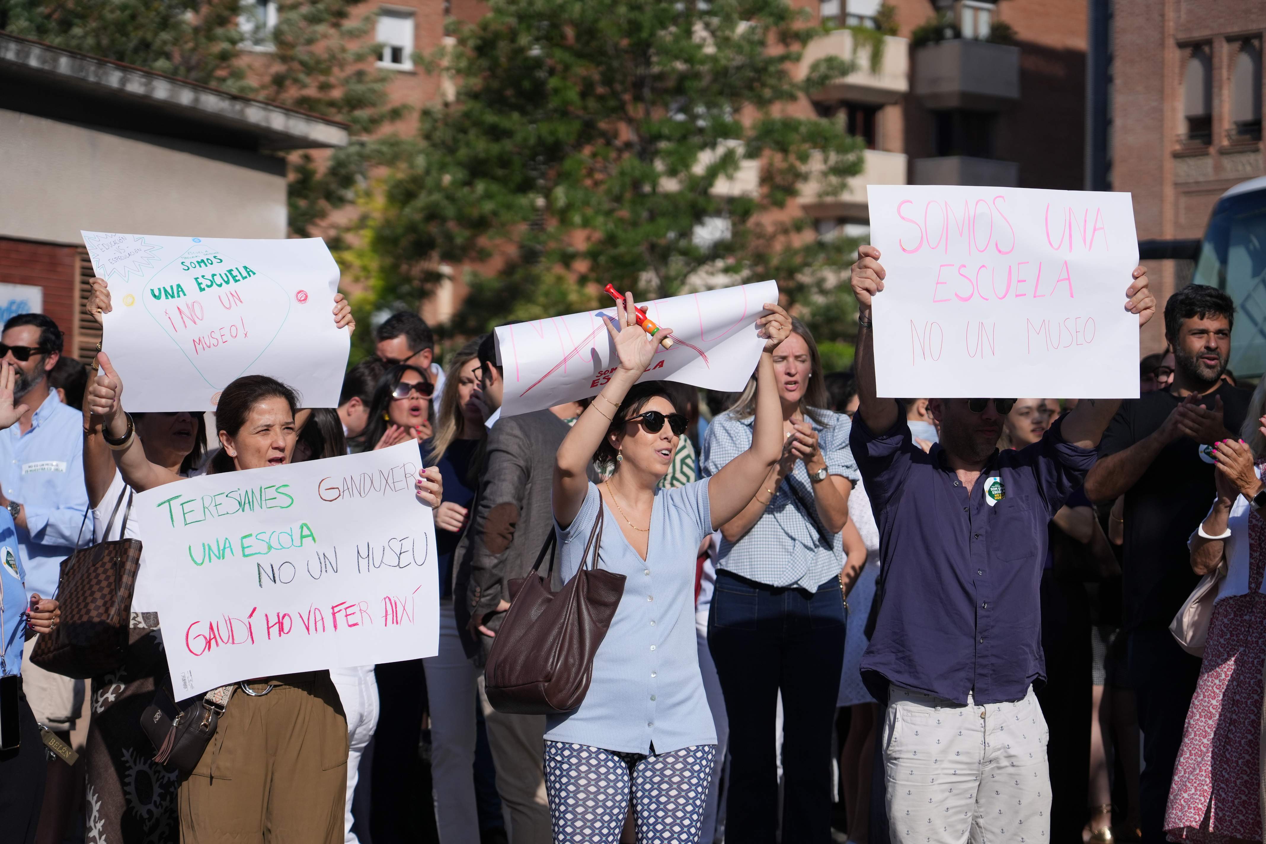 col·legi teresianes protesta sarrià sant gervasi gaudí acn