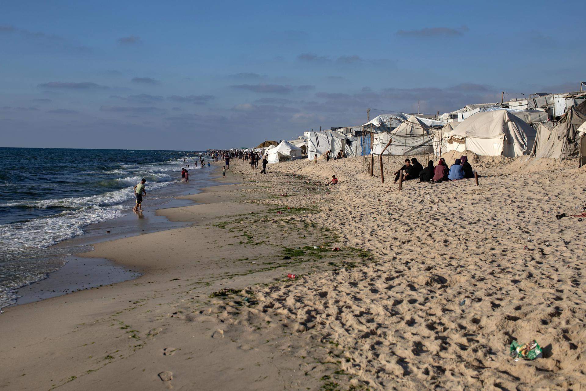 Gaza supera els 73.000 morts des de l'octubre del 2023, i la guerra no s'atura