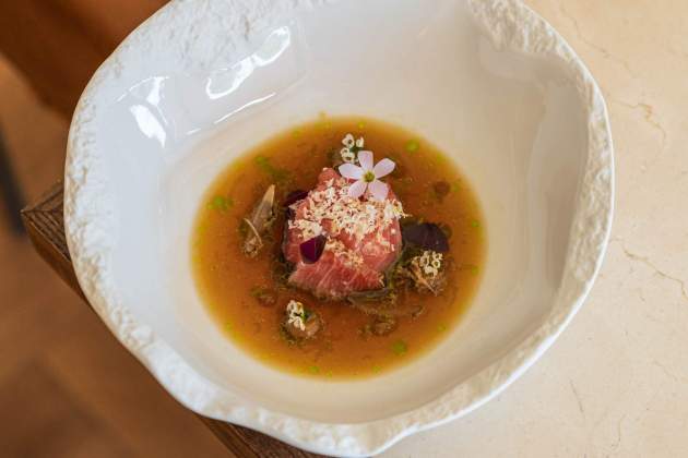 La sopa de ceba amb ventresca Balfegó del Vinum. / Foto: Marta Garreta La sopa de ceba amb ventresca Balfegó del Vinum. / Foto: Marta Garreta