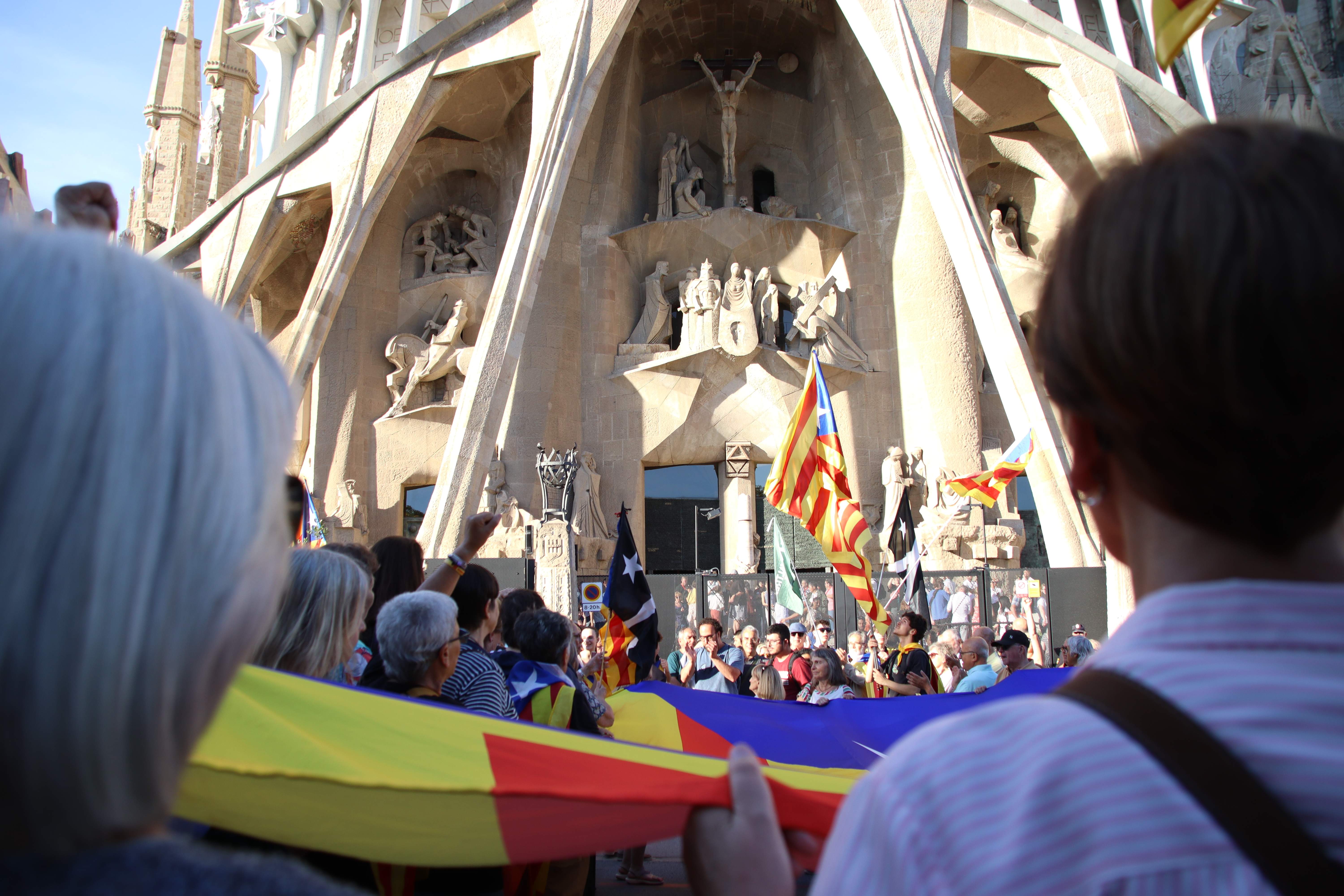 La polèmica retenció dels 600 cantaires de la Sagrada Família arriba als jutjats