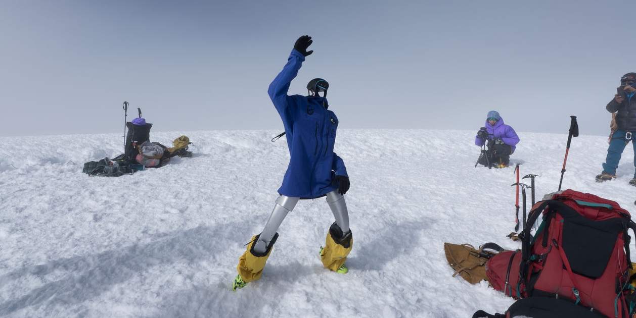 El robot humanoide Pemba es prepara per pujar a l'Everest després de coronar el Chimborazo